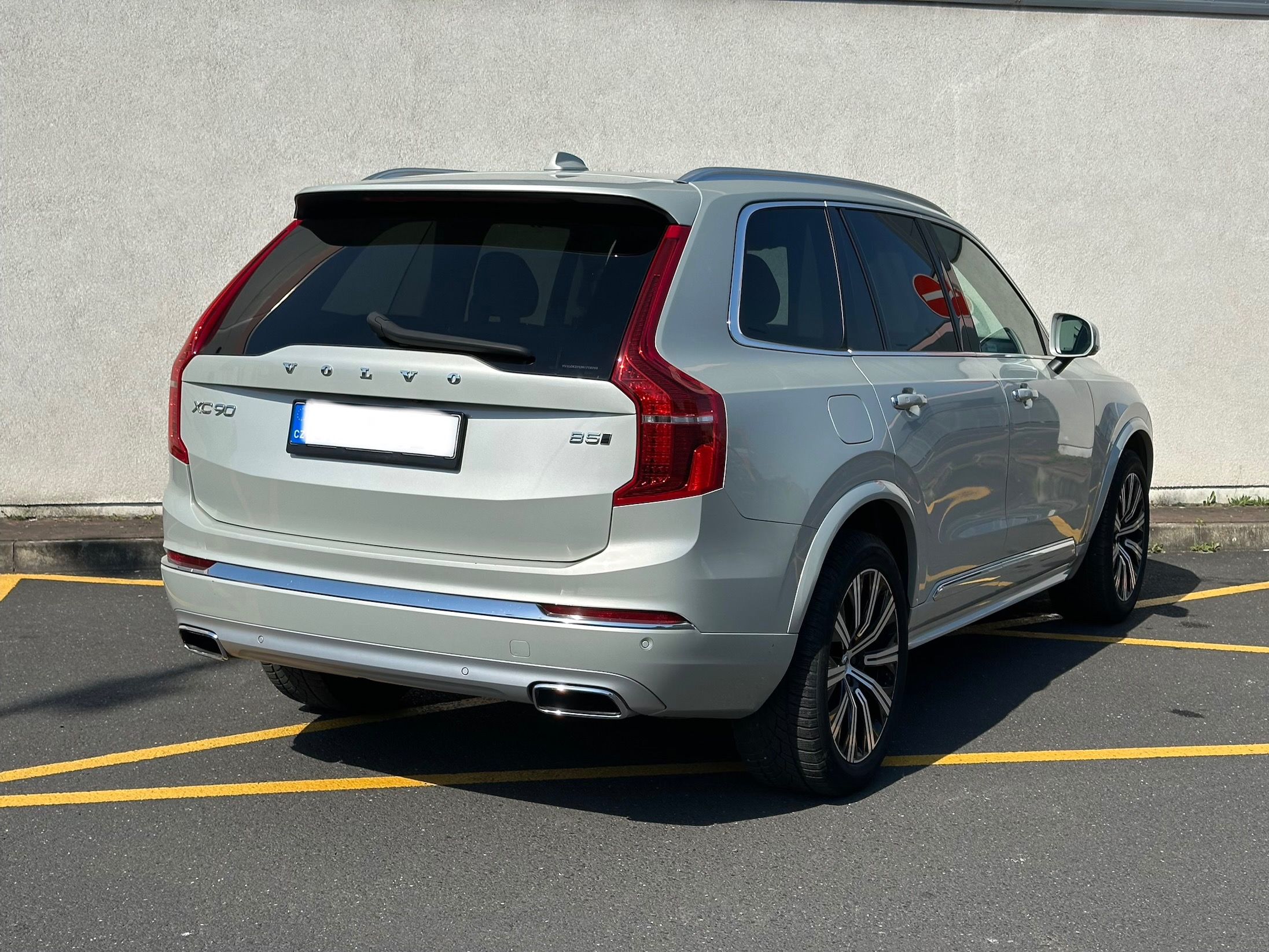 Volvo XC90, Inscri,1.maj.čr,DPH,tažné - fotka 3