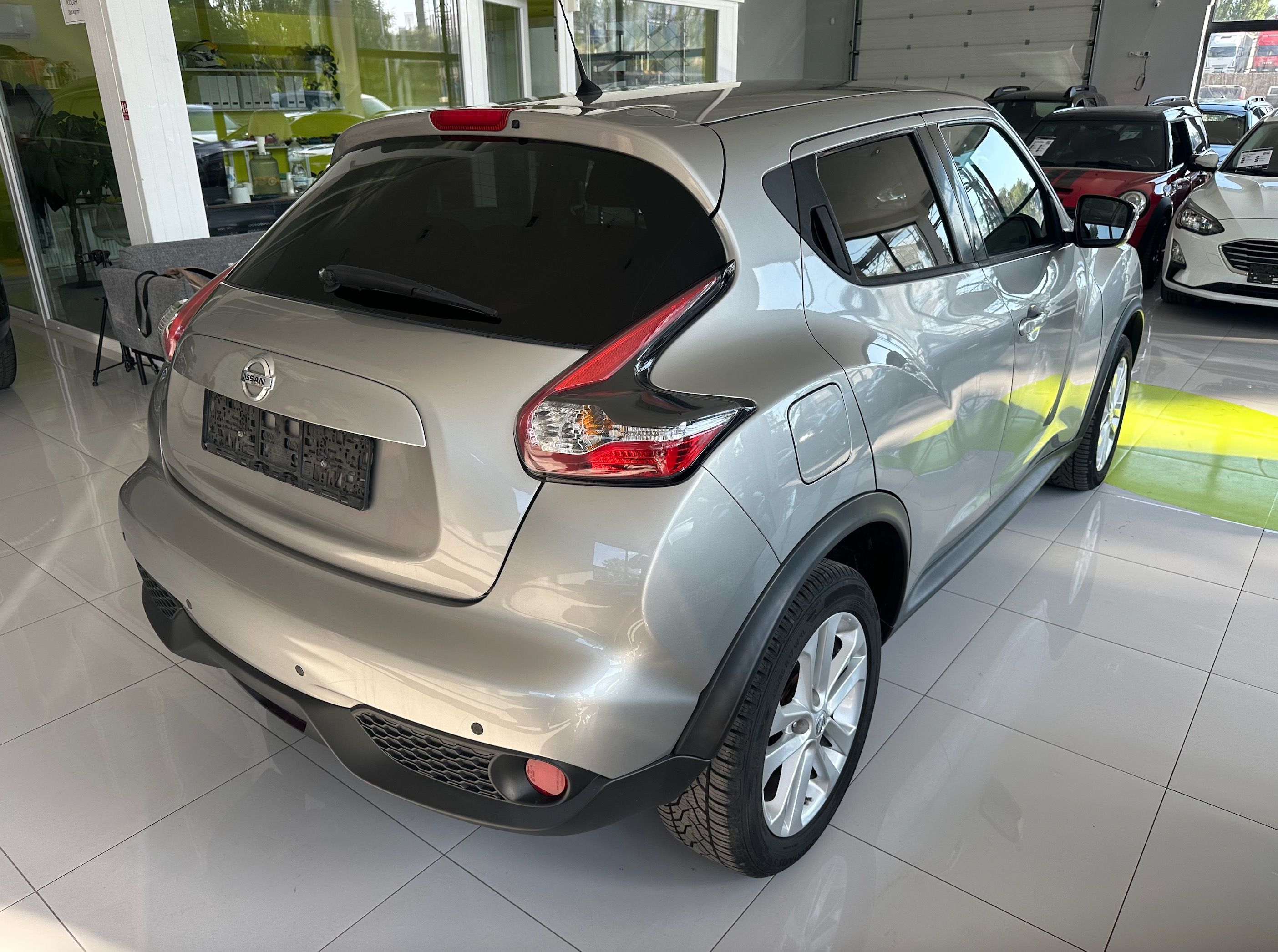 Nissan Juke, 1.6 Benzin TOP STAV - fotka 6
