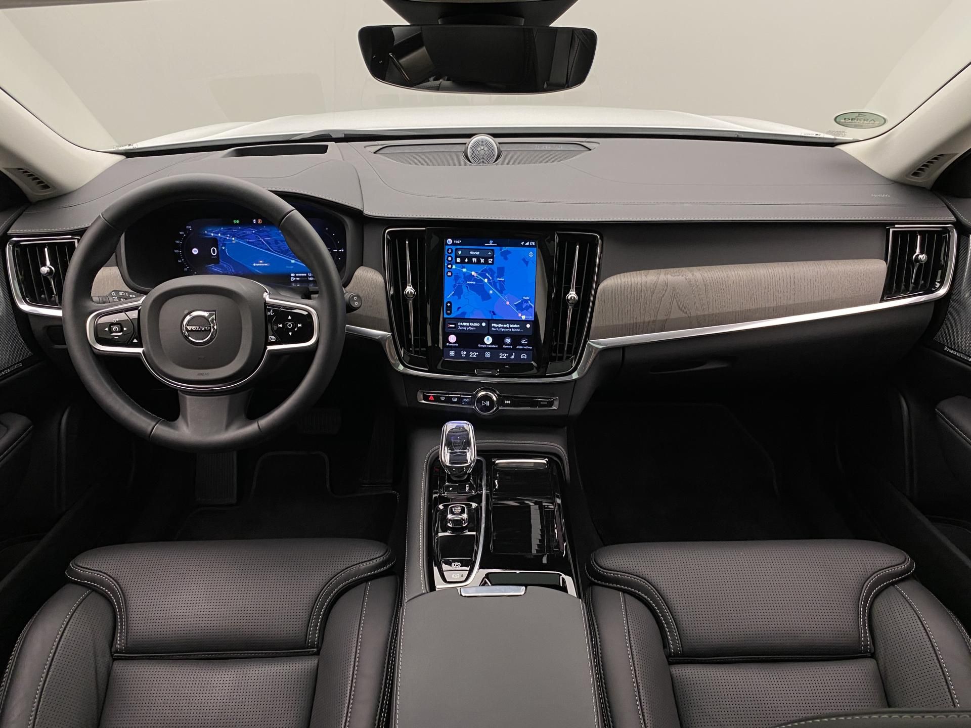 Volvo V90, T8 AWD RECHARGE DARK ULTRA CZ - fotka 2