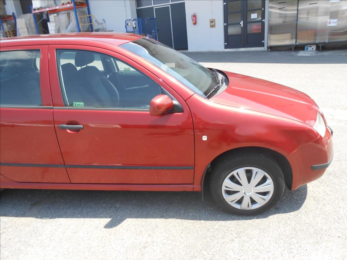 Škoda Fabia, 1,4 MPi 50Kw - fotka 4