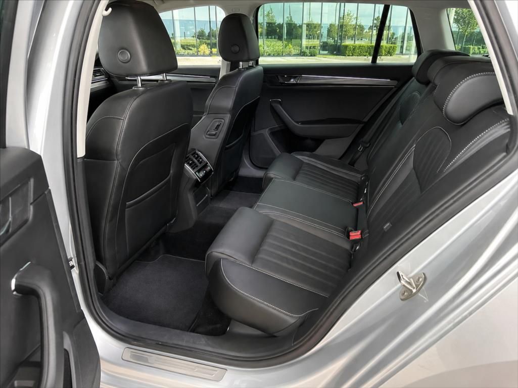 Škoda Superb, 2,0 TDI DSG Premium Edition - fotka 4