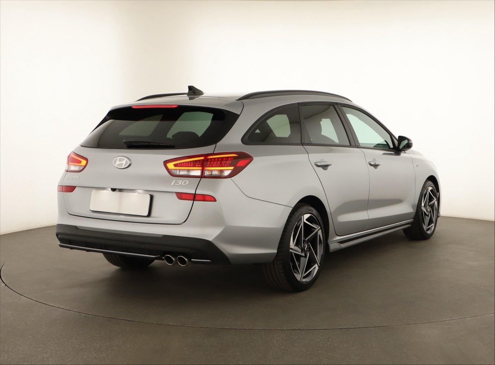 Hyundai i30, 1.5 T-GDI MHEV 48V, N-Line - fotka 5