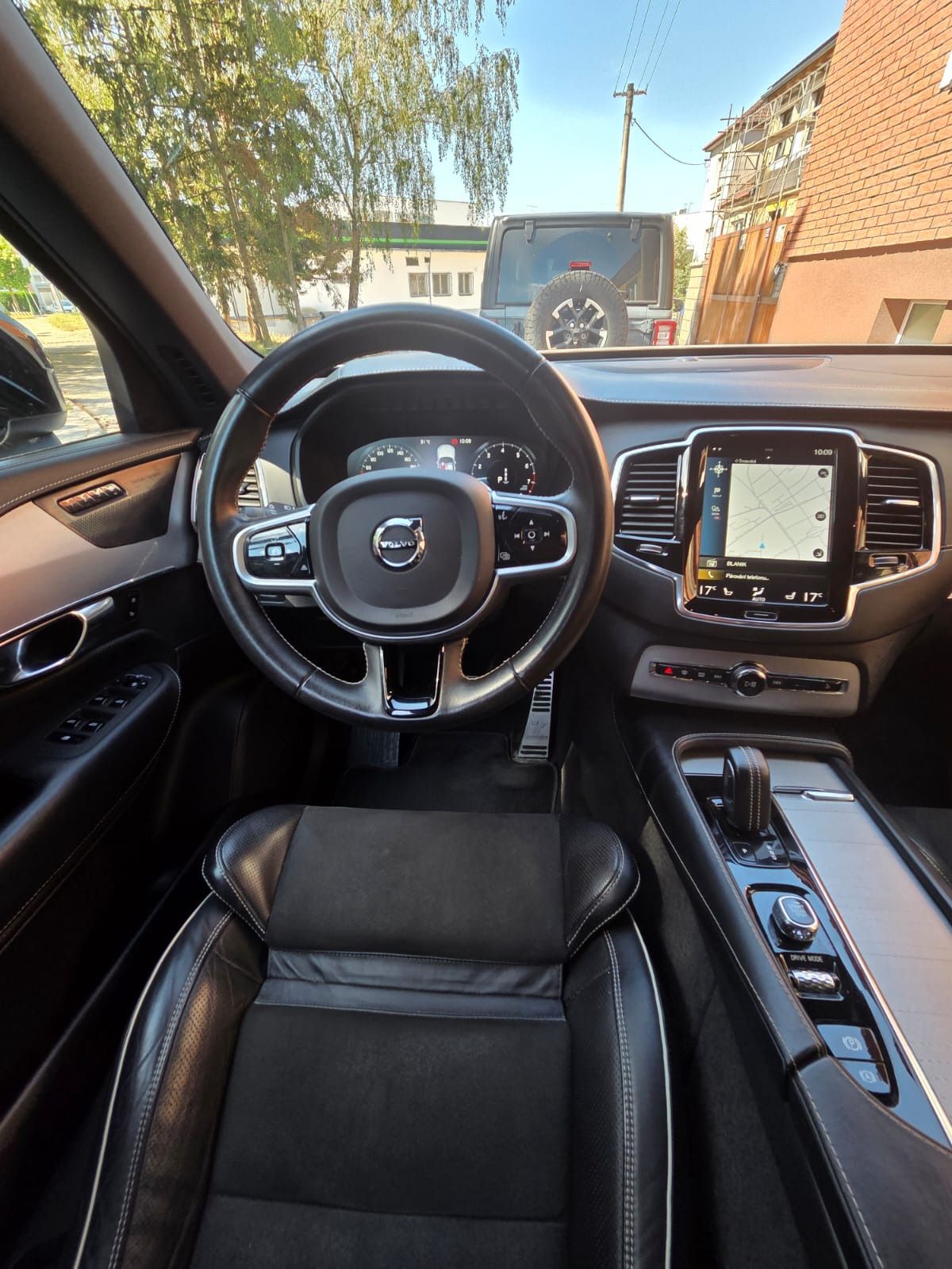 Volvo XC90, 2L benzin B6 AWD R-Design - fotka 3