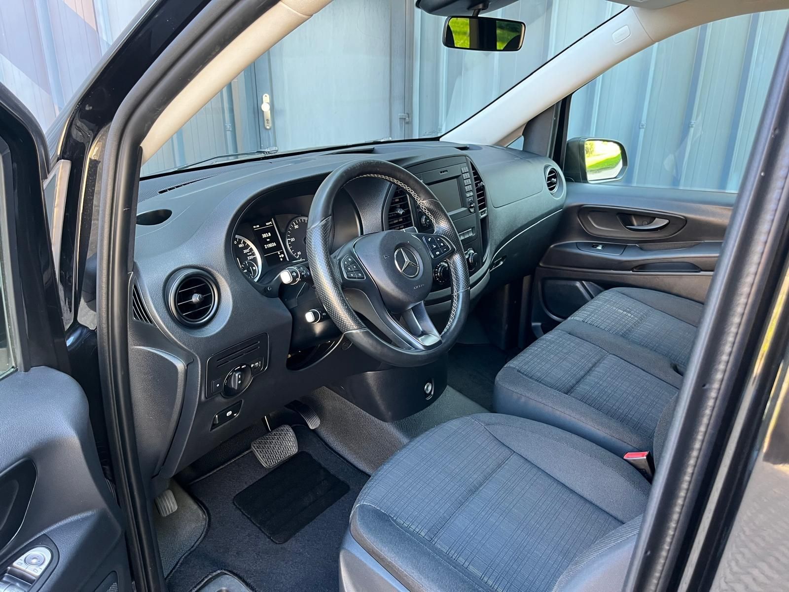 Mercedes-Benz Vito, 2,2 CDi Tourer / 9-místný / - fotka 6