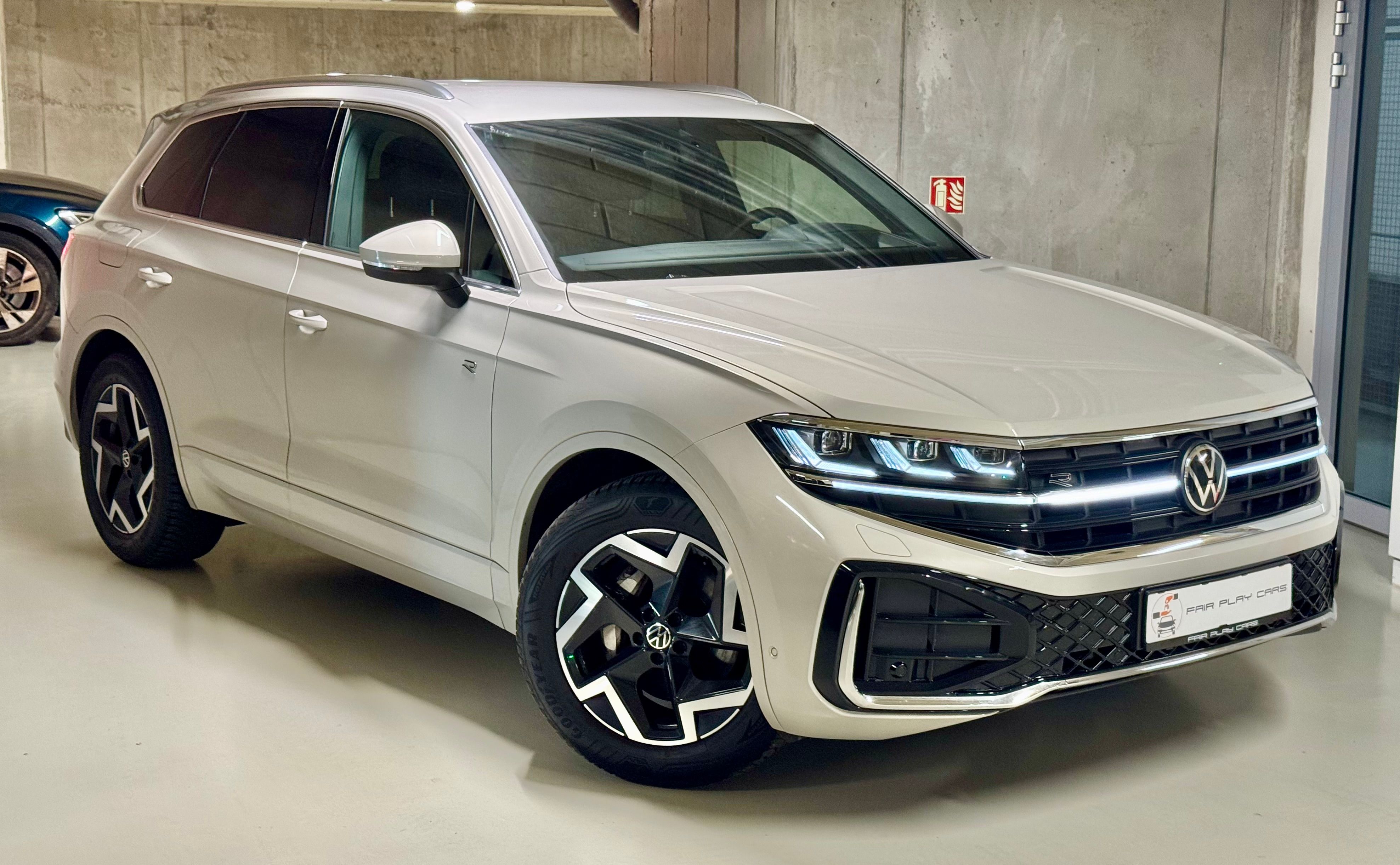 Volkswagen Touareg, R-line/tazne/vzduch/matrix/HUD - fotka 2