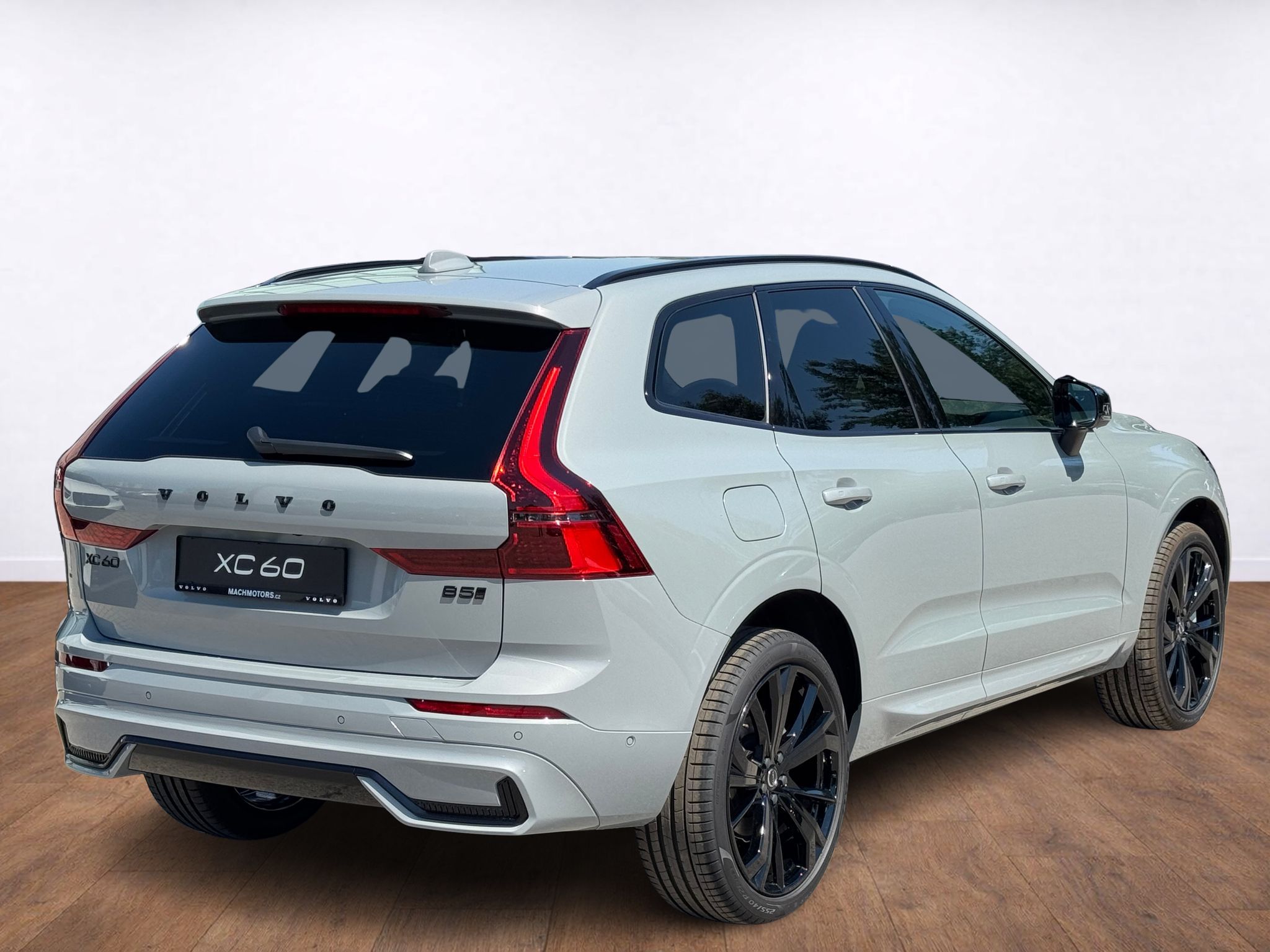 Volvo XC60, PLUS, BLACK EDITION B5, 360° - fotka 4