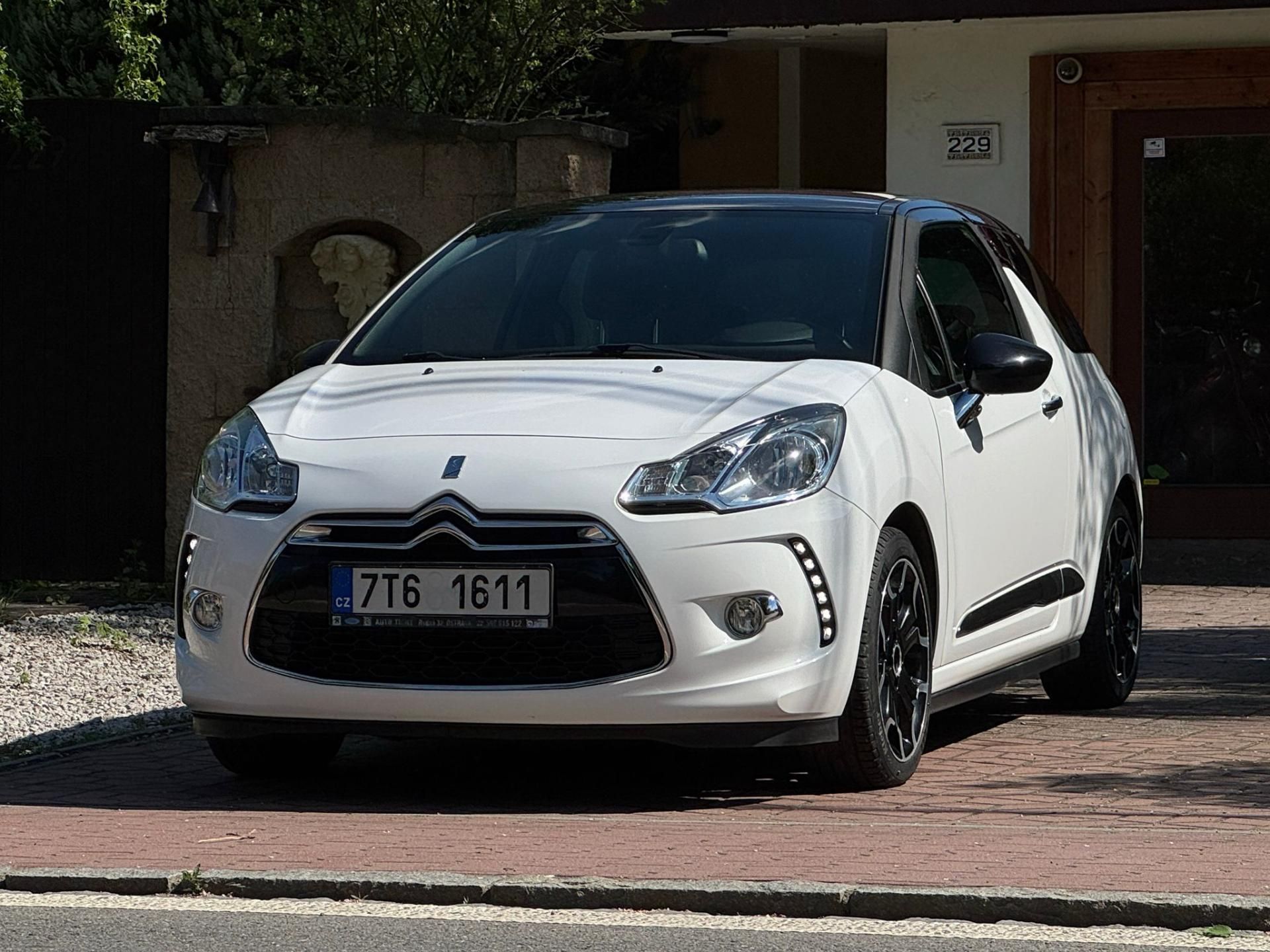 Citroën DS3, 1.6HDi 82kW ČR KŮŽE NOVÁ STK - fotka 3
