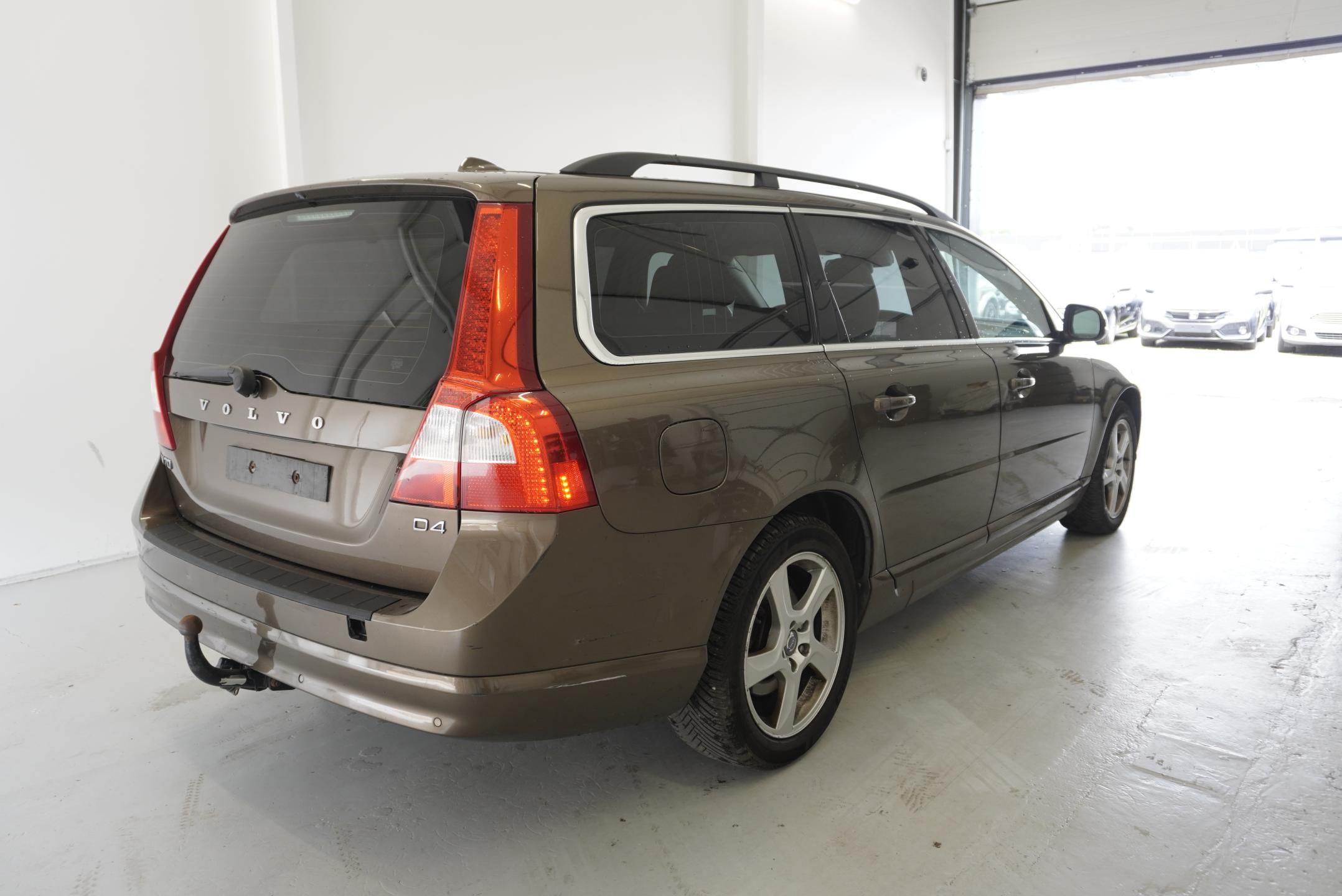 Volvo V70, 2.0 D4 120kW MOMENTUM - fotka 6