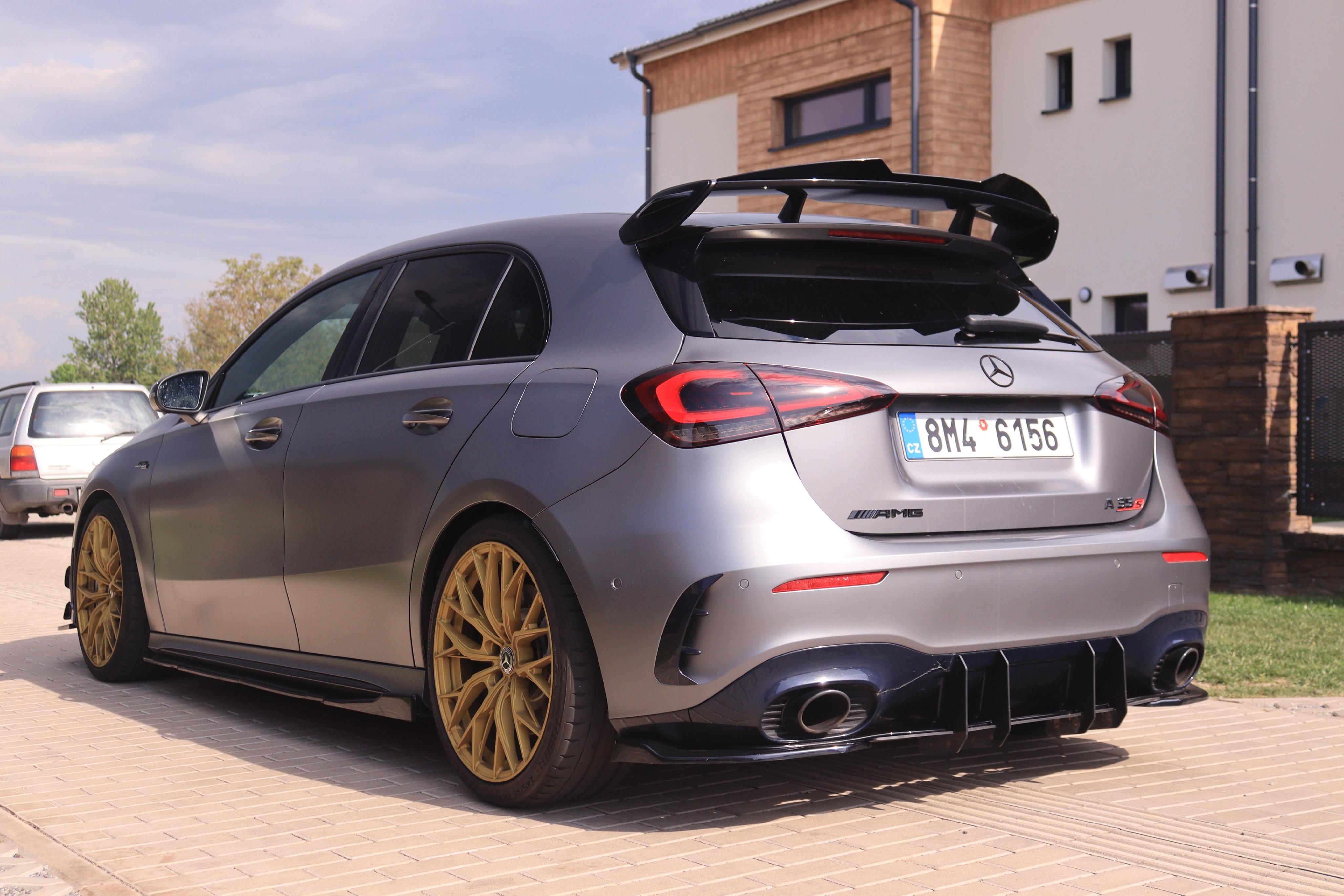 Mercedes-Benz Třídy A, Mercedes-AMG A 35 4MATIC+ - fotka 2