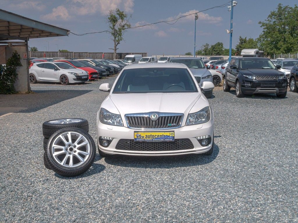 Škoda Octavia, 12/10 2.0TSI RS 147KW – SERVIS - fotka 5