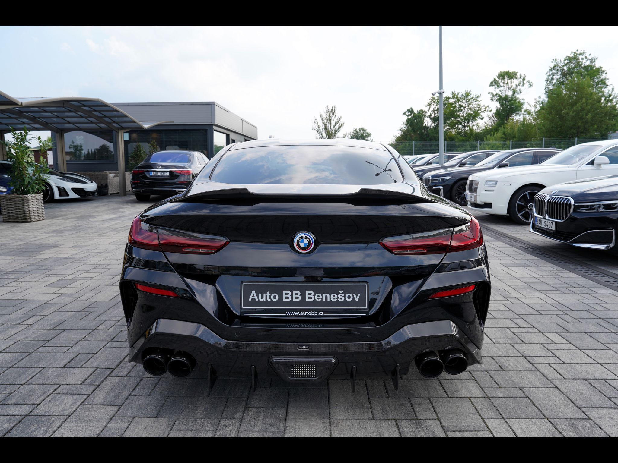 BMW Řada 8, M850i xDrive /Laser/640 PS !! - fotka 5