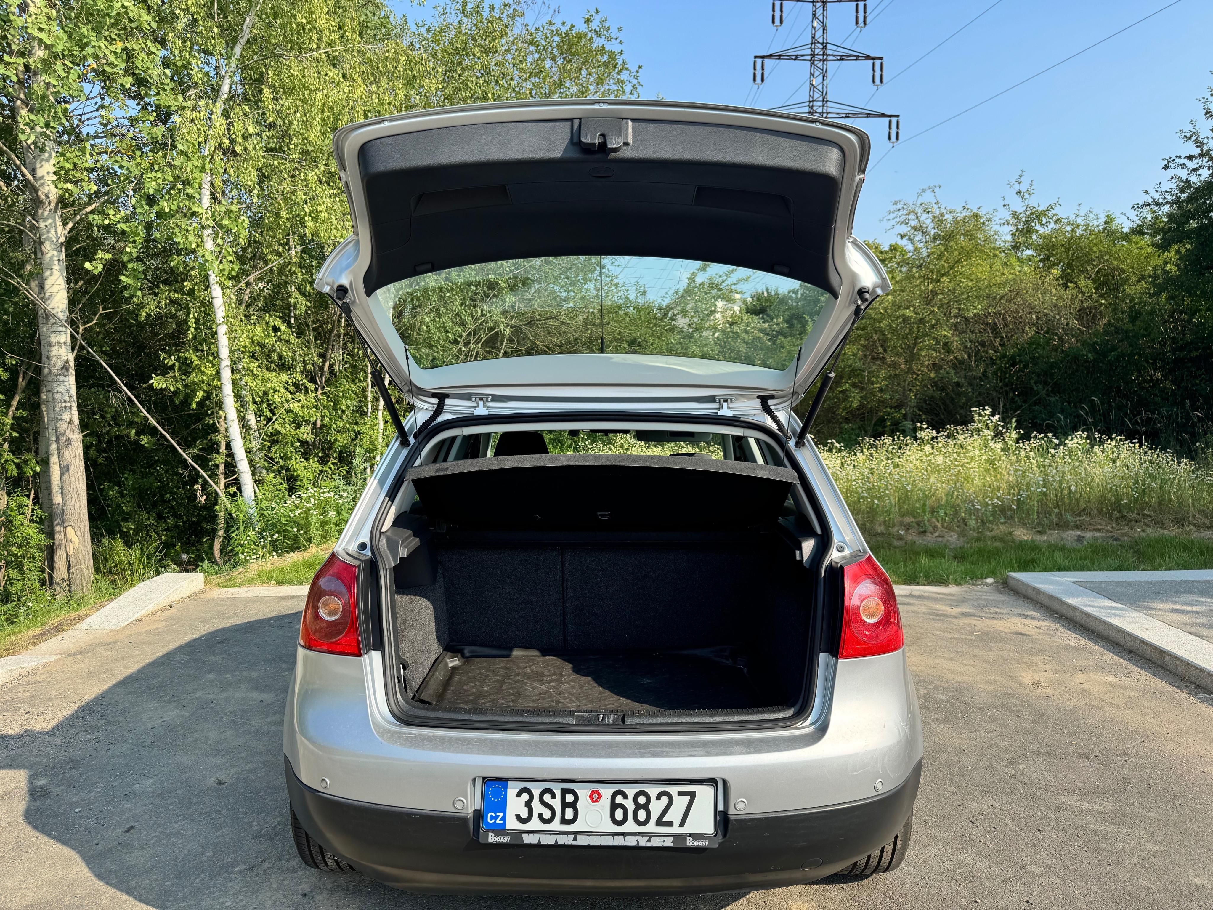 Volkswagen Golf, 1.6 benzín - bez koroze - fotka 5