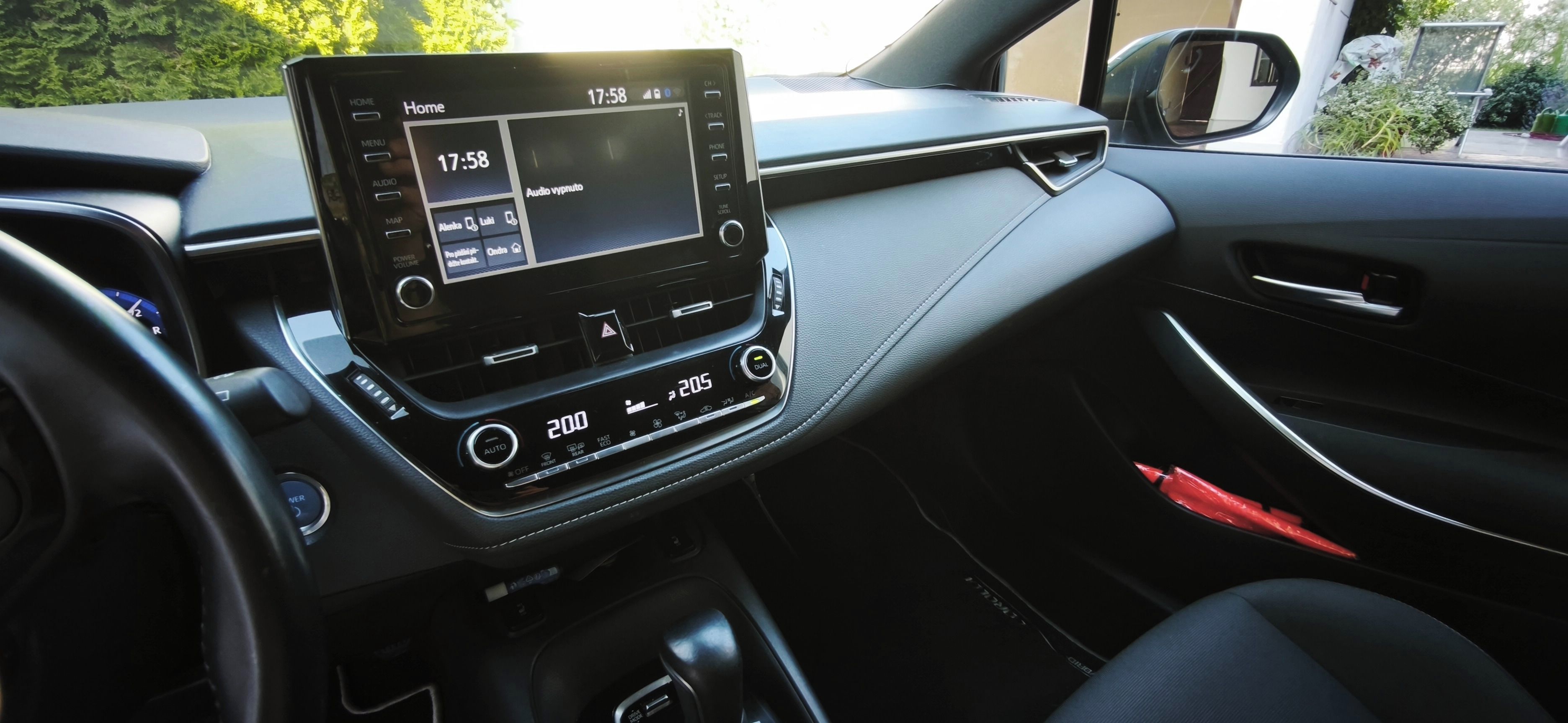 Toyota Corolla, Touring Sports 1.8, hybrid - fotka 6