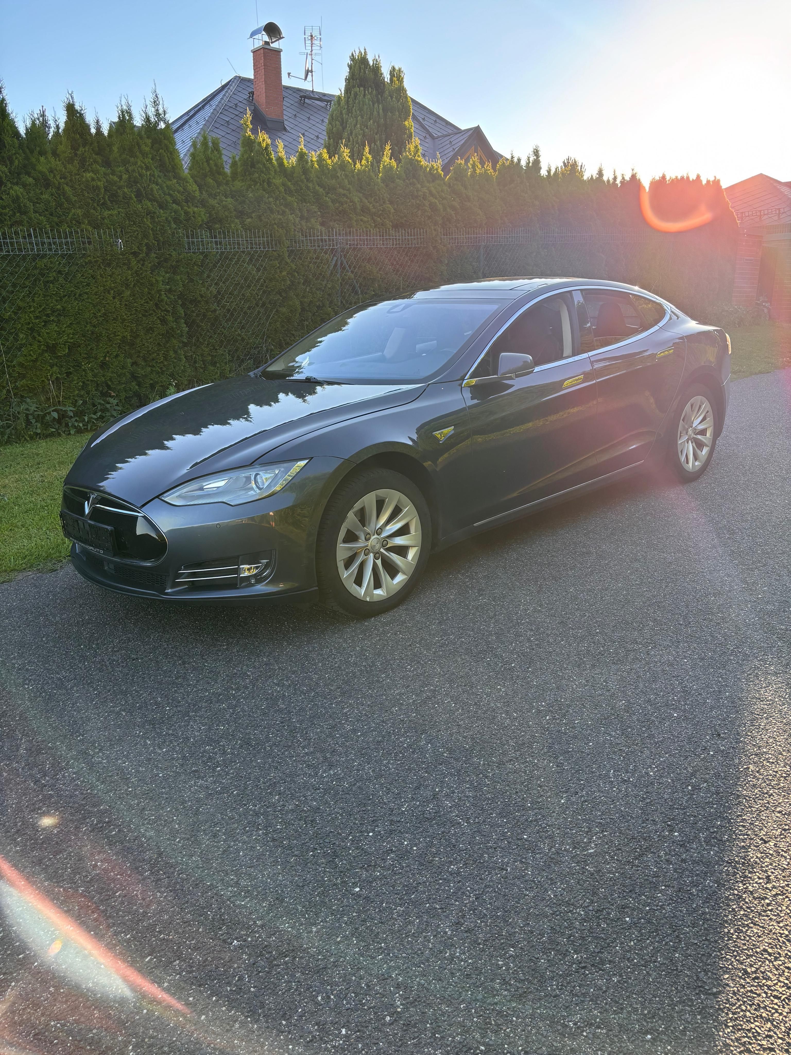 Tesla Model S, 85D AWD 89%SOH Servisováno - fotka 2