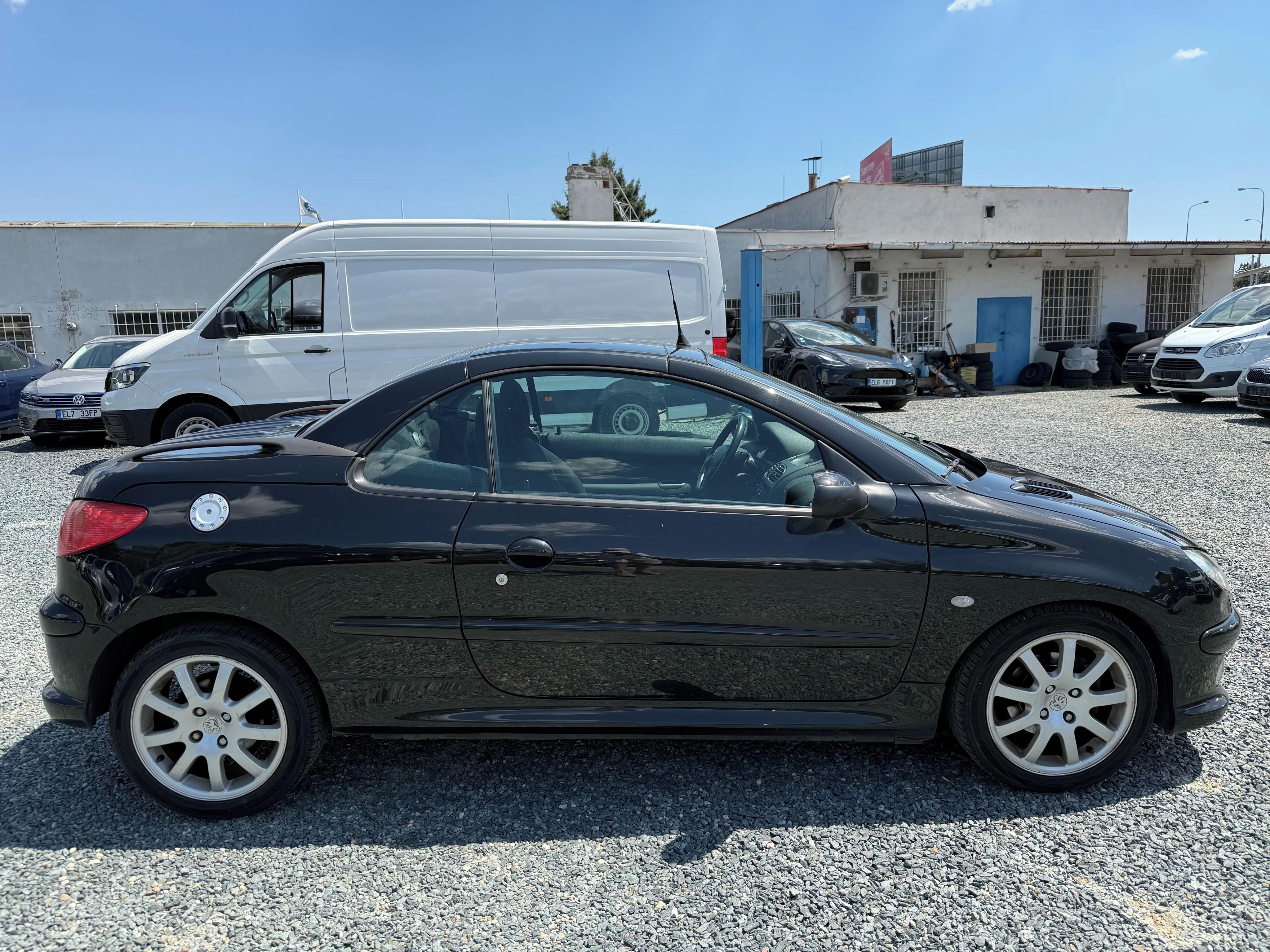 Peugeot 206, 1.6 i 80Kw Cabrio - fotka 2