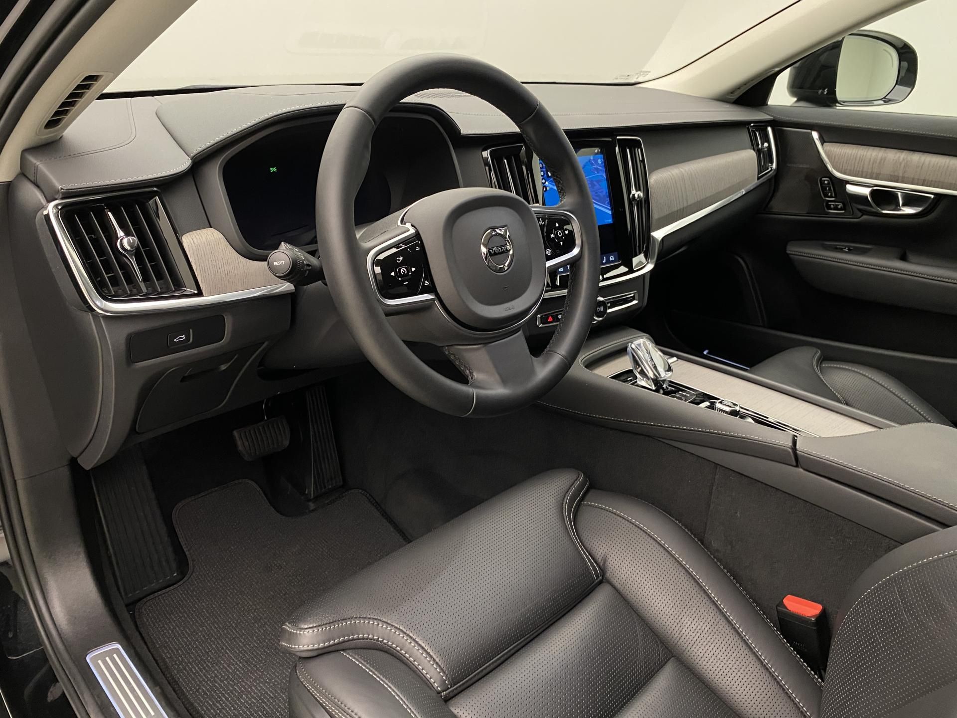 Volvo V90, CC B5 AWD BRIGHT PLUS AUT - fotka 4