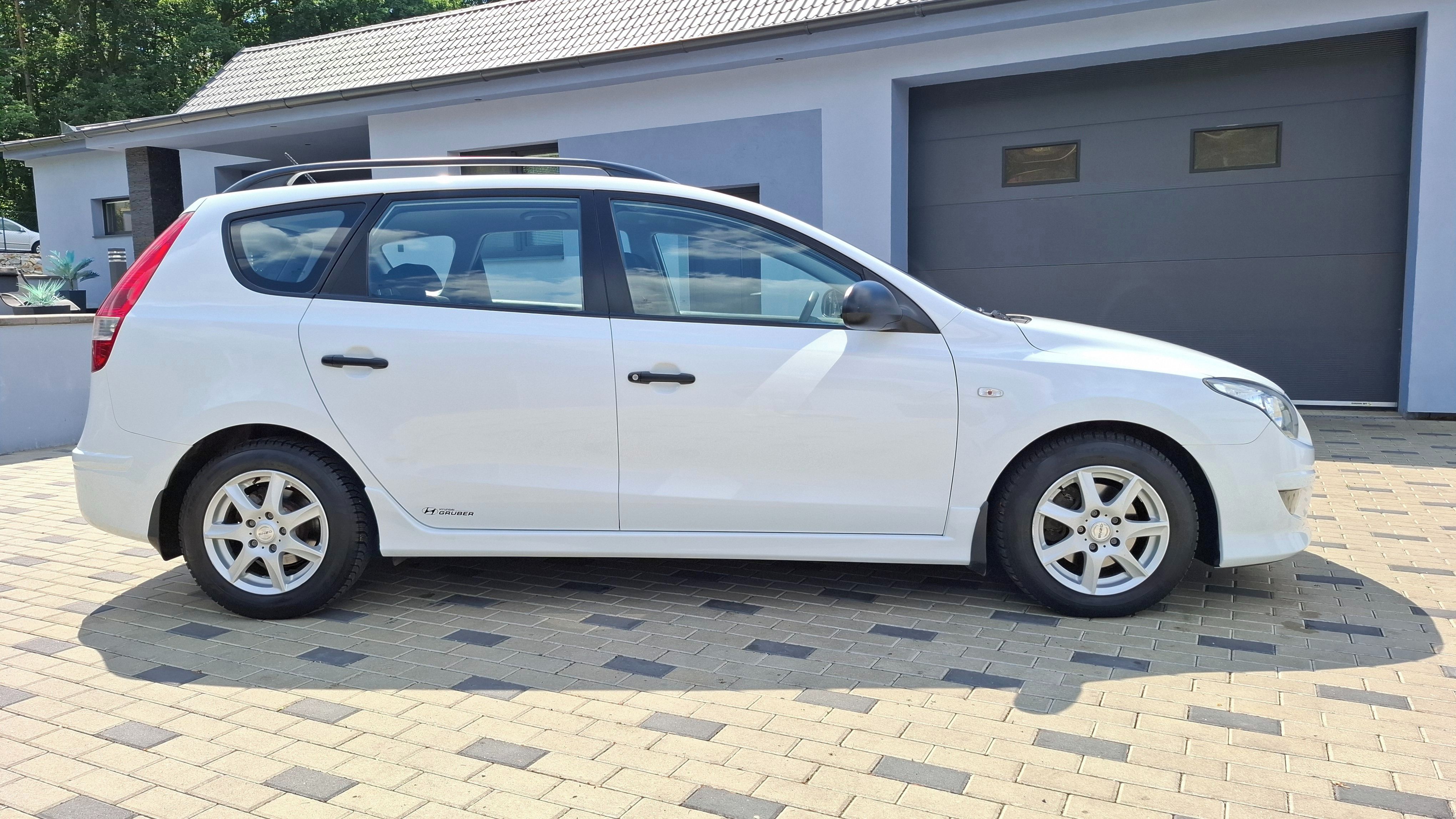 Hyundai i30, 1,6 - 16V CRDi 66kw. ZACHOVALÉ - fotka 4