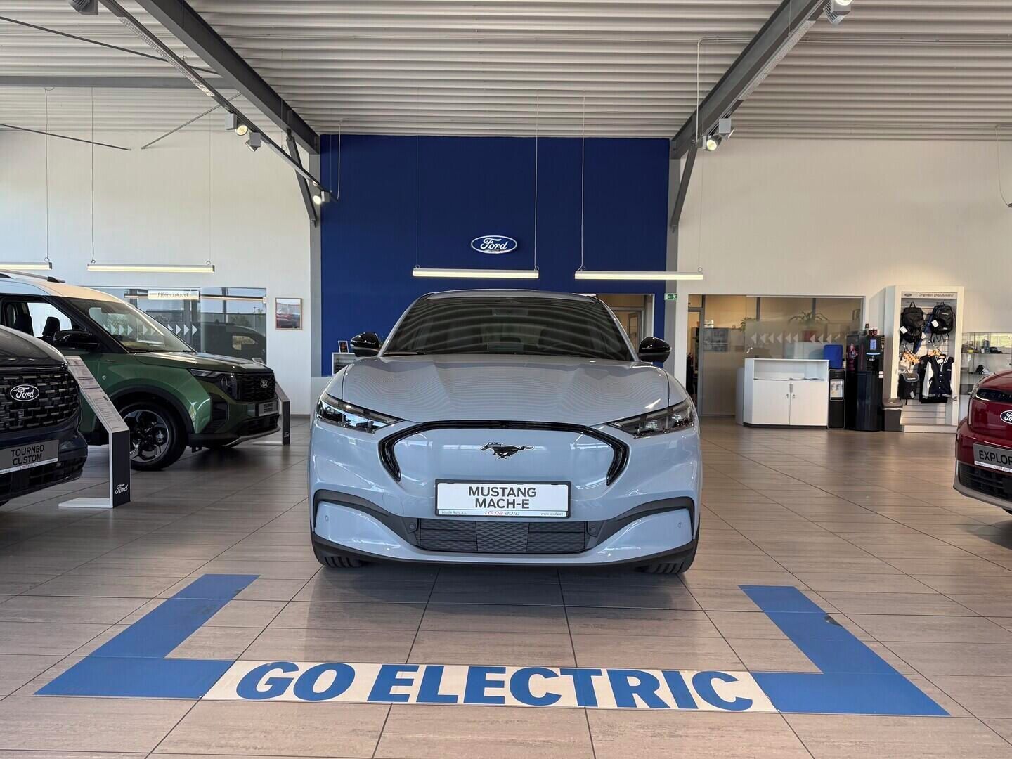 Ford Mustang, 88 kWh, PRODLOUŽENÝ DOJEZD 203 - fotka 2