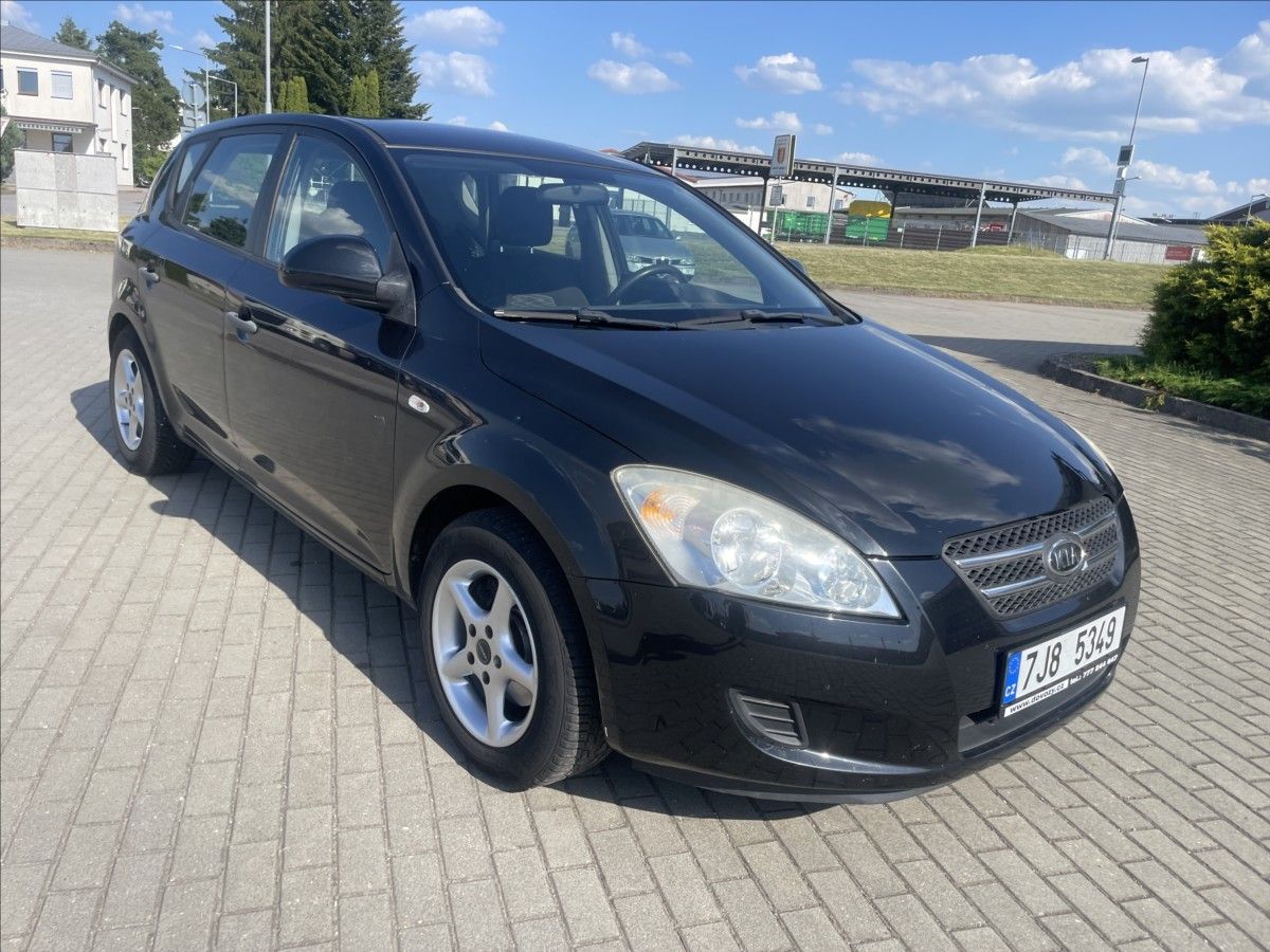 Kia Cee´d, 1,4 CVVT 80kW Tažné, po STK no - fotka 6