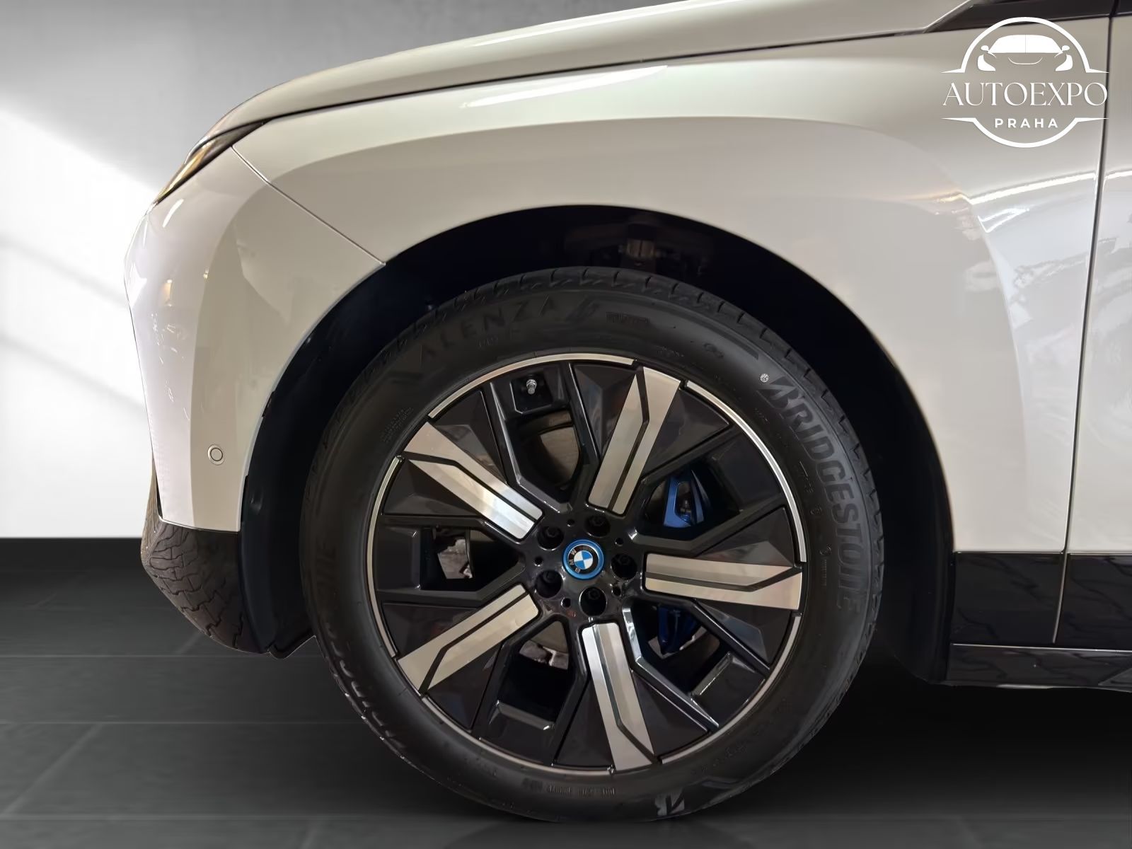 BMW iX, xDrive40 Sportpaket 21"ACC*360 - fotka 5