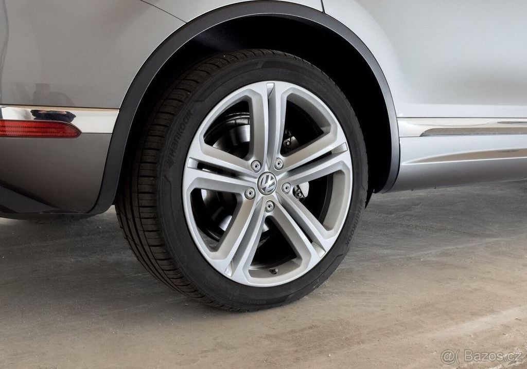 Volkswagen Touareg, R-line - fotka 4