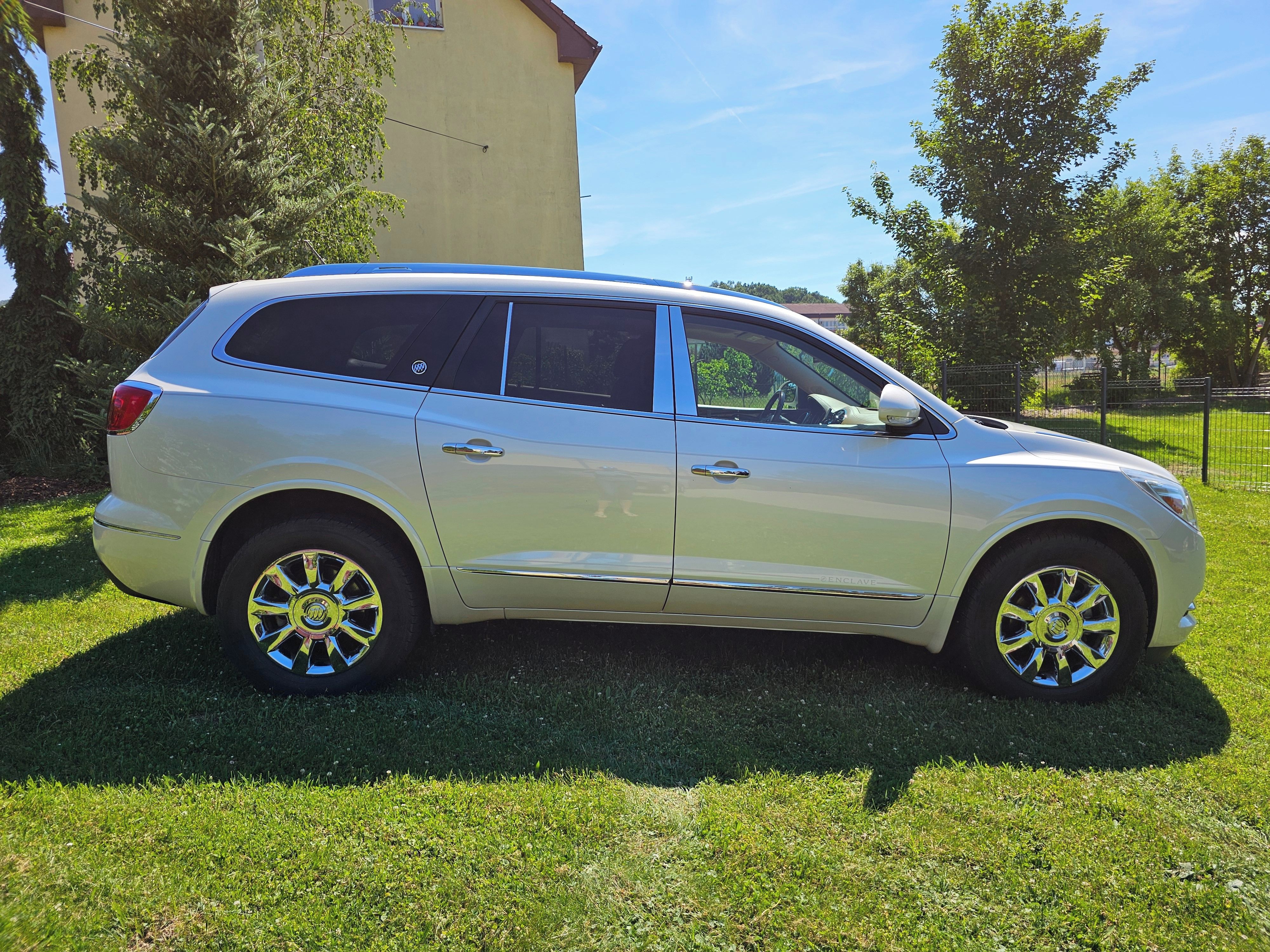 Buick Enclave, 3.6 V6 Premium, TOP výbava - fotka 5