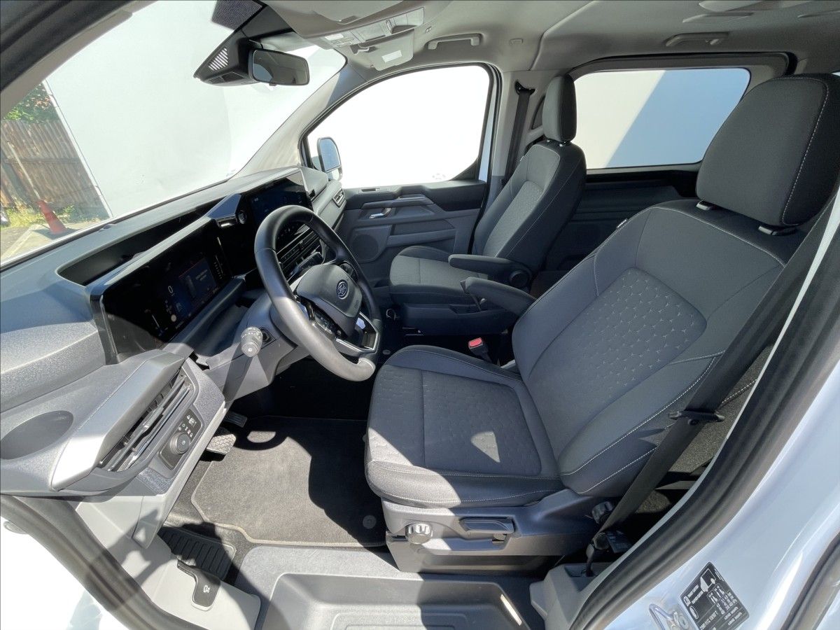 Ford Tourneo Custom, 2,0 EcoBlue AWD A8 Titanium L2 - fotka 4
