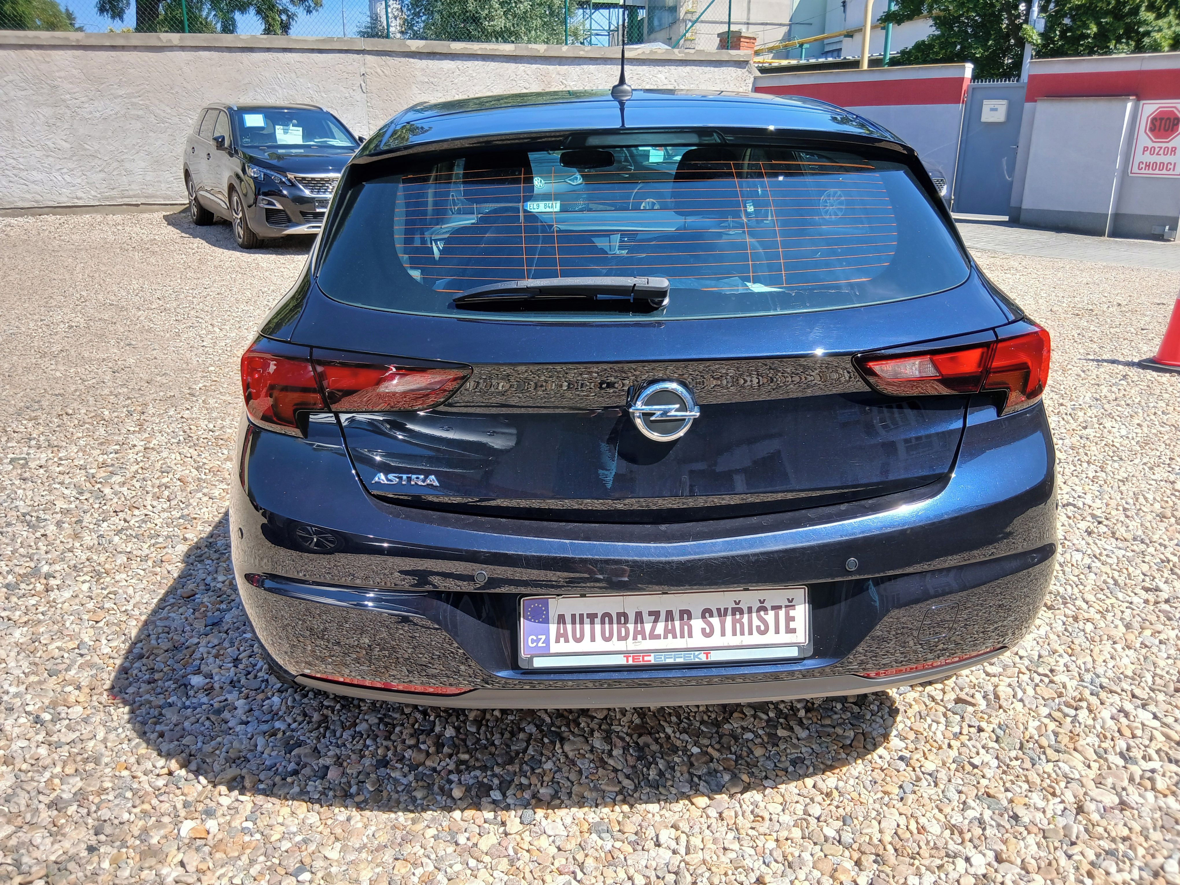 Opel Astra, 1.6CDTi 100KW S.Kniha +Zim.kol - fotka 6