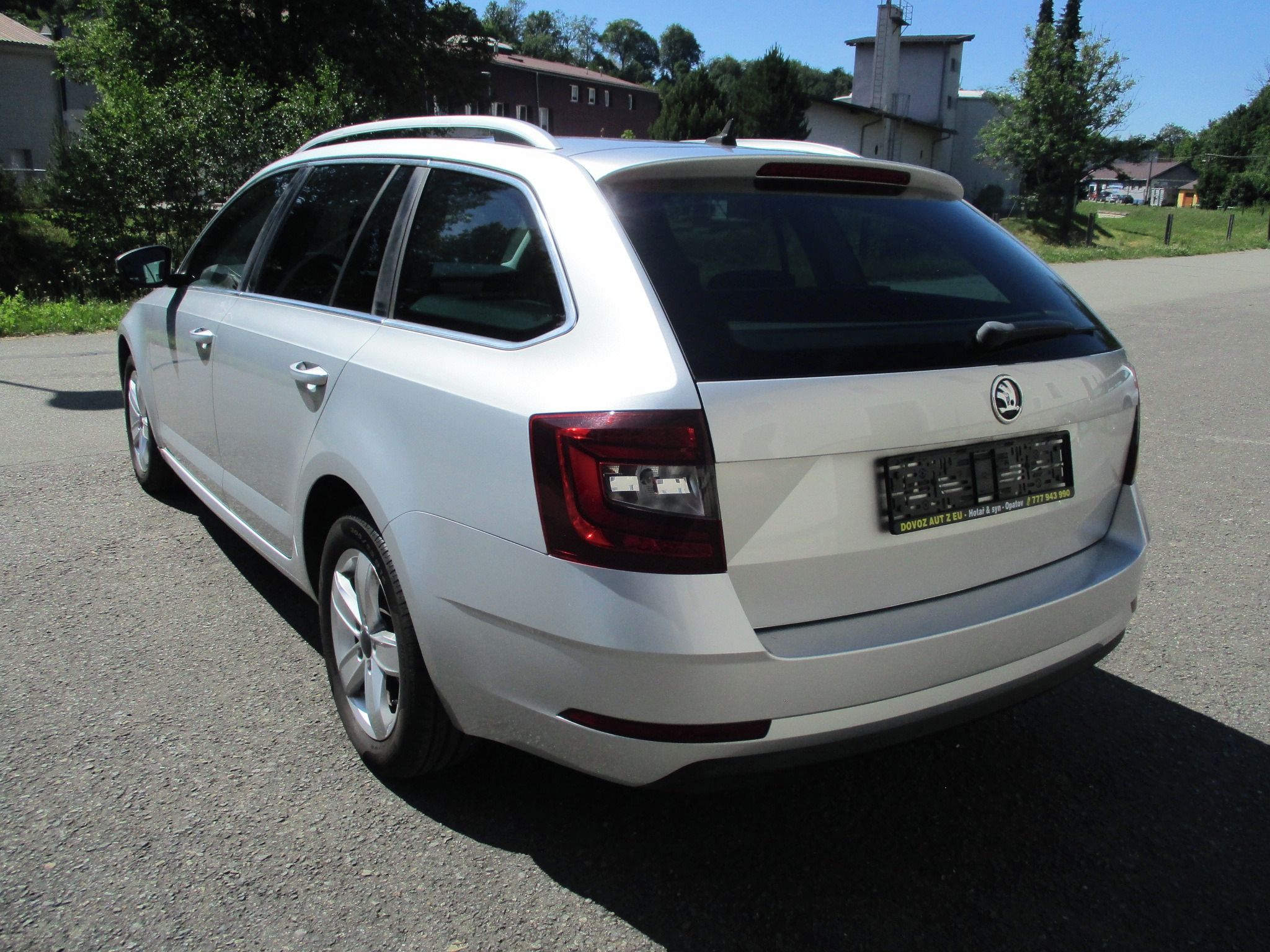 Škoda Octavia, 1.6 TDi - 1. Majitel - fotka 3