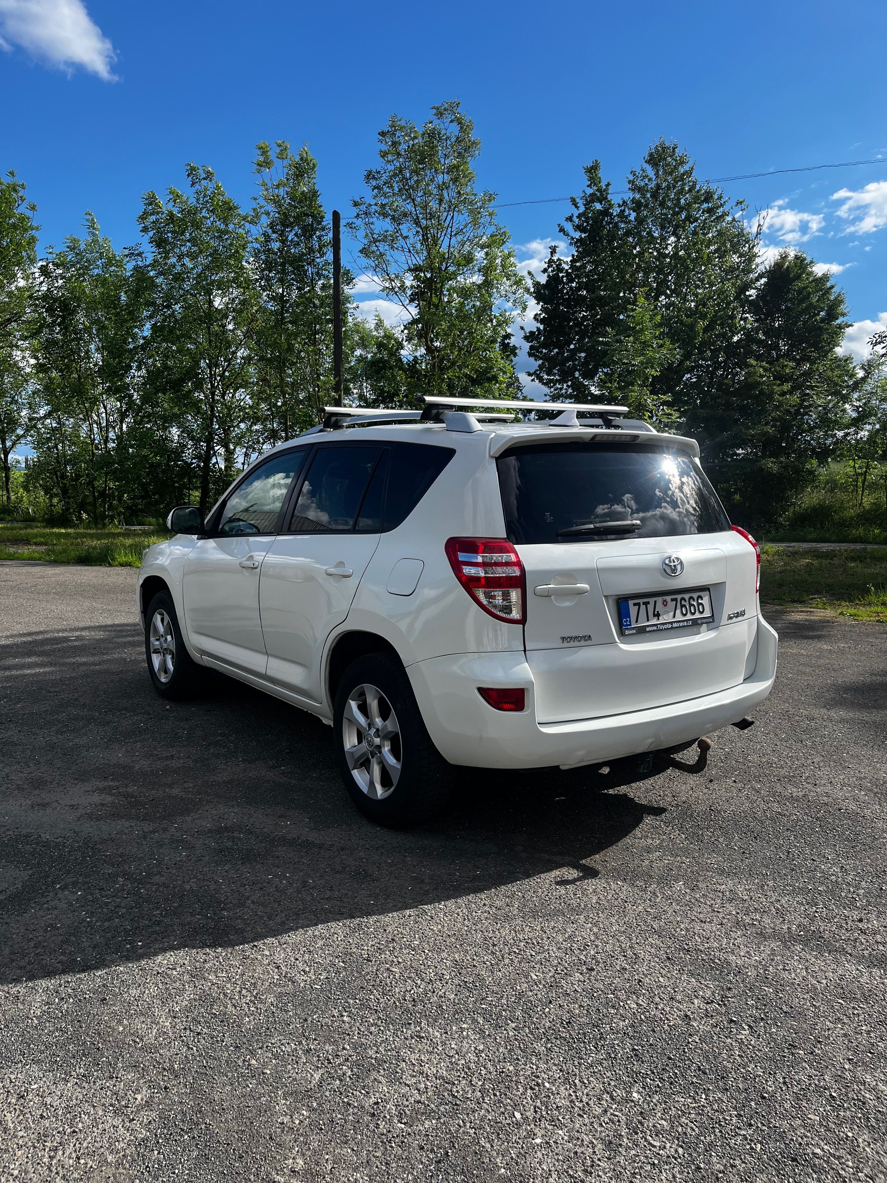 Toyota Rav4, 2011 2.2 110kW - fotka 2