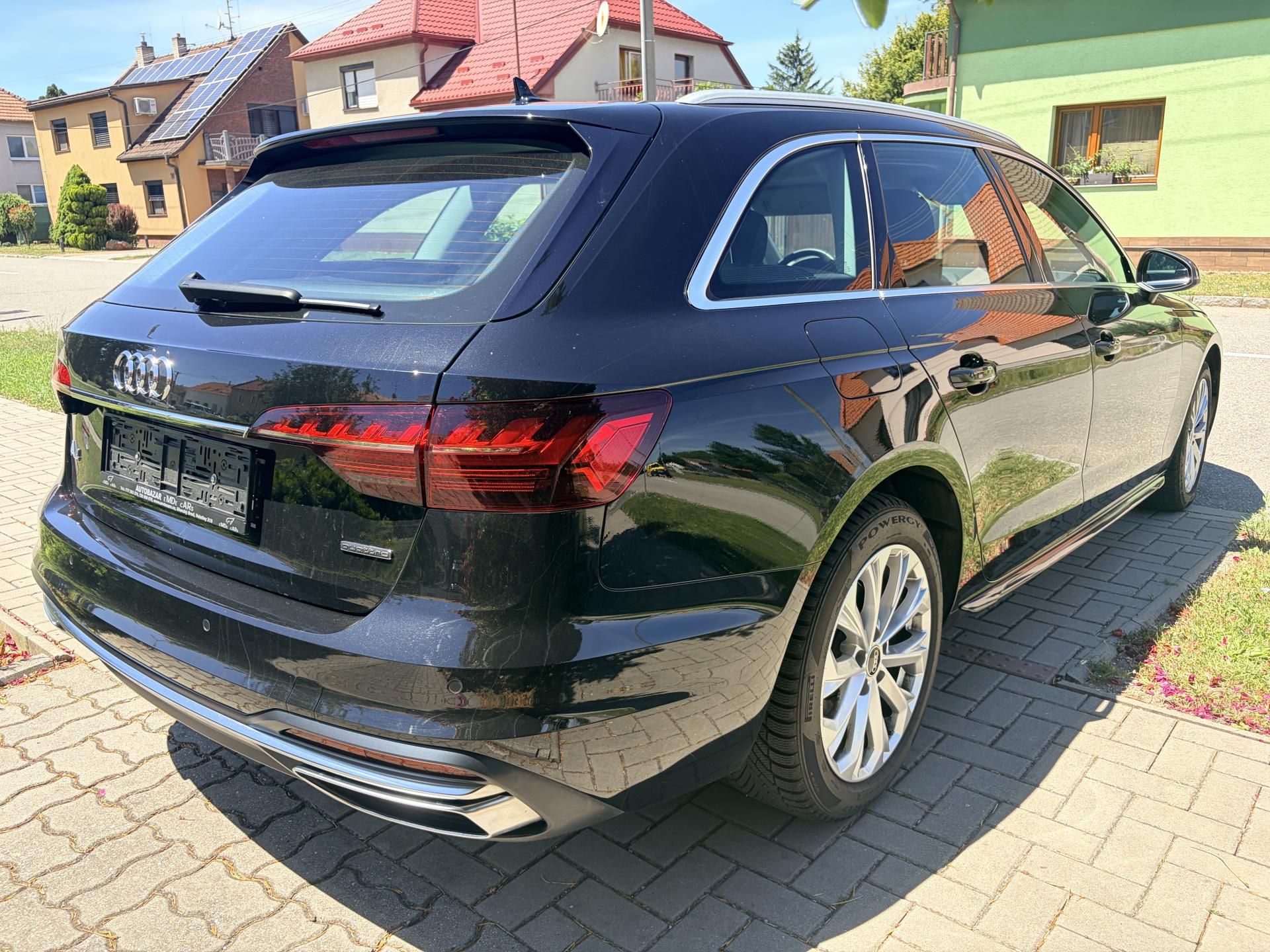 Audi A4 Avant, 2.0TDI DSG QUATTRO LED - fotka 4