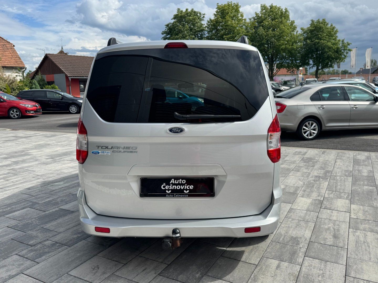 Ford Tourneo Courier, 1.0 EcoBoost 73kW - fotka 6