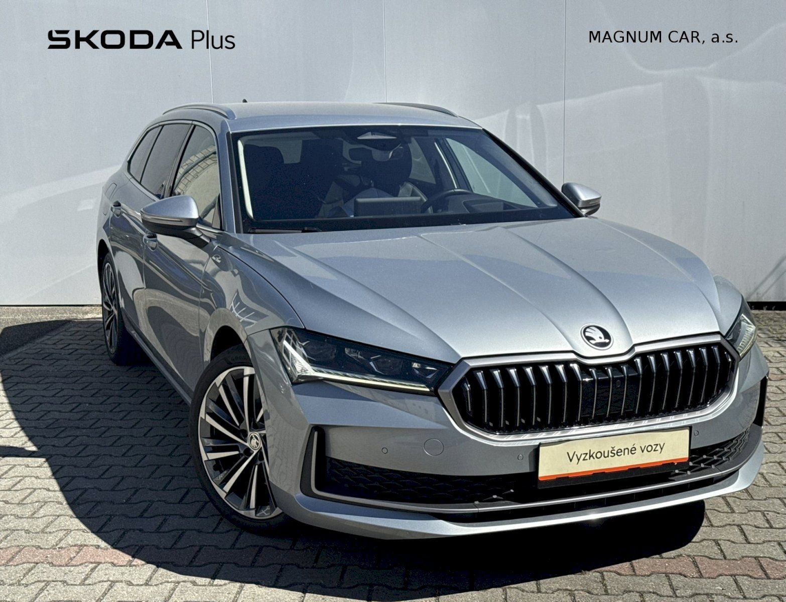 Škoda Superb, COMBI L&K DSG 4x4 - fotka 6