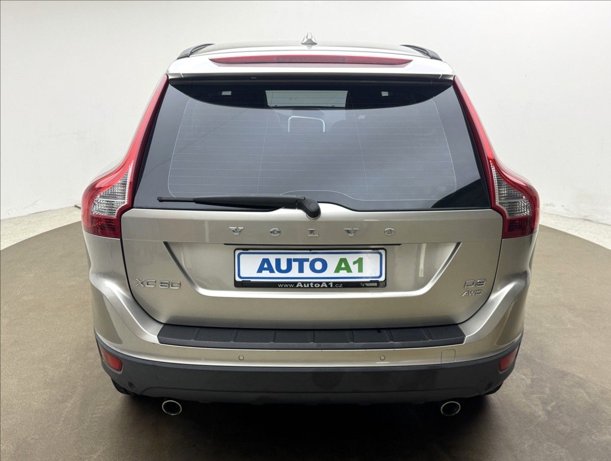 Volvo XC60, 2,4 D3 4X4 AUT. VÝHŘEV LED ČR - fotka 5