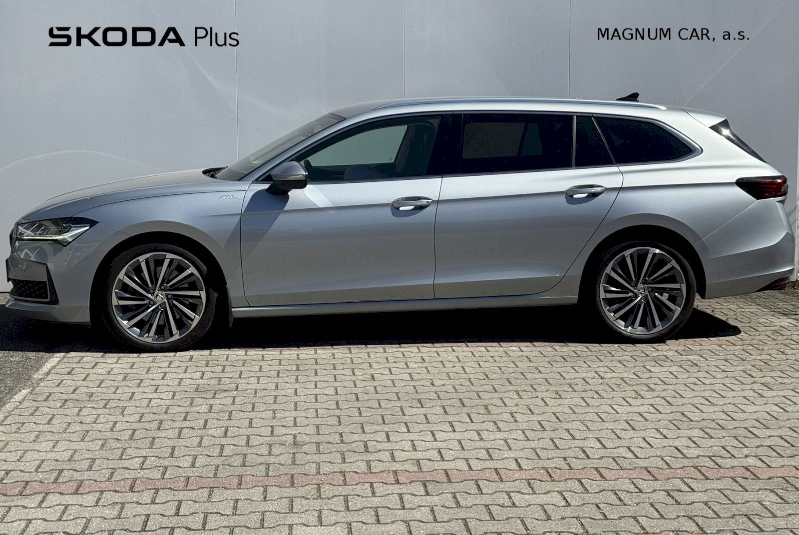 Škoda Superb, COMBI L&K DSG 4x4 - fotka 3