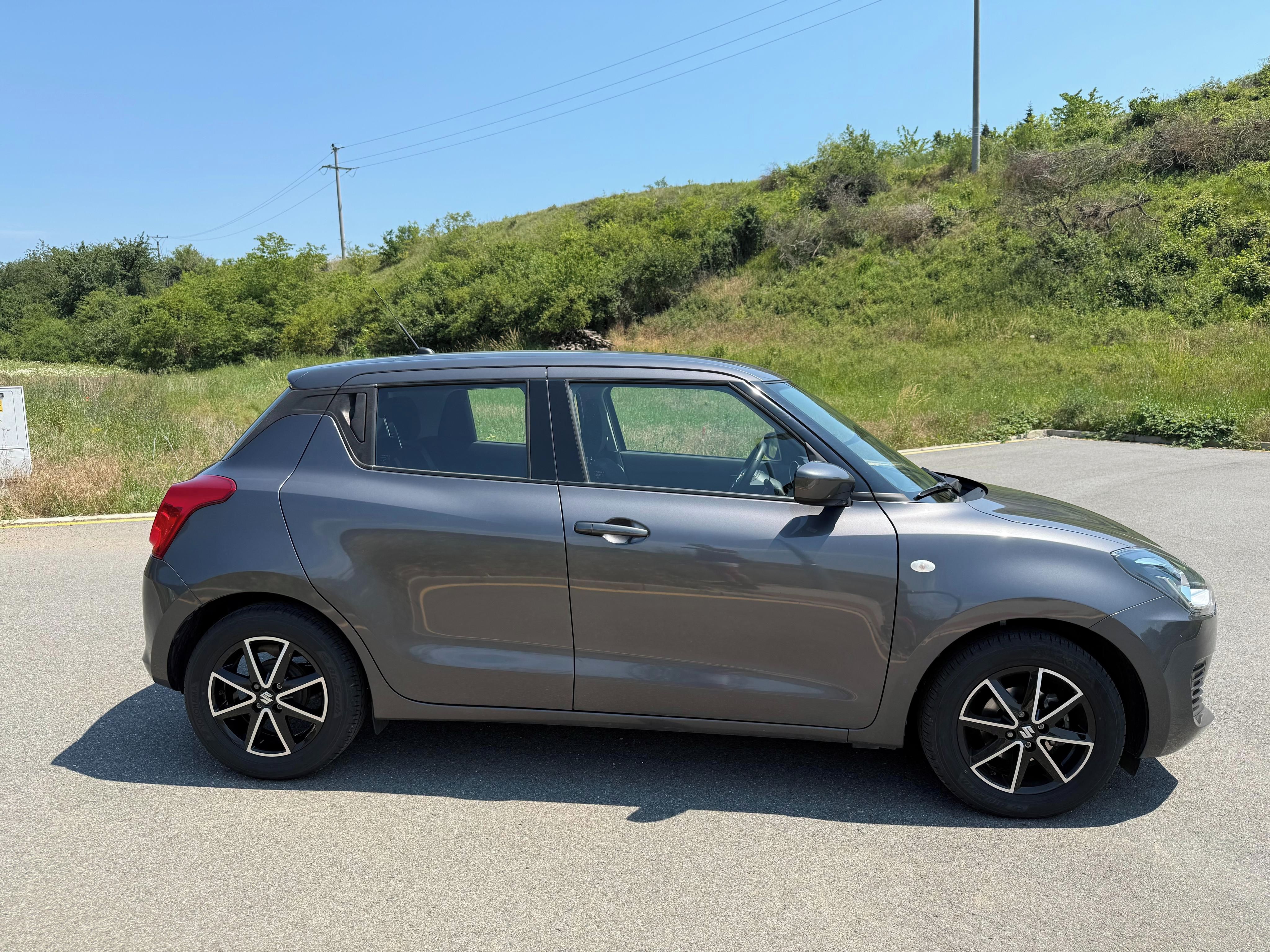 Suzuki Swift, 1.2 benzín hybrid 61kW, manuál - fotka 3