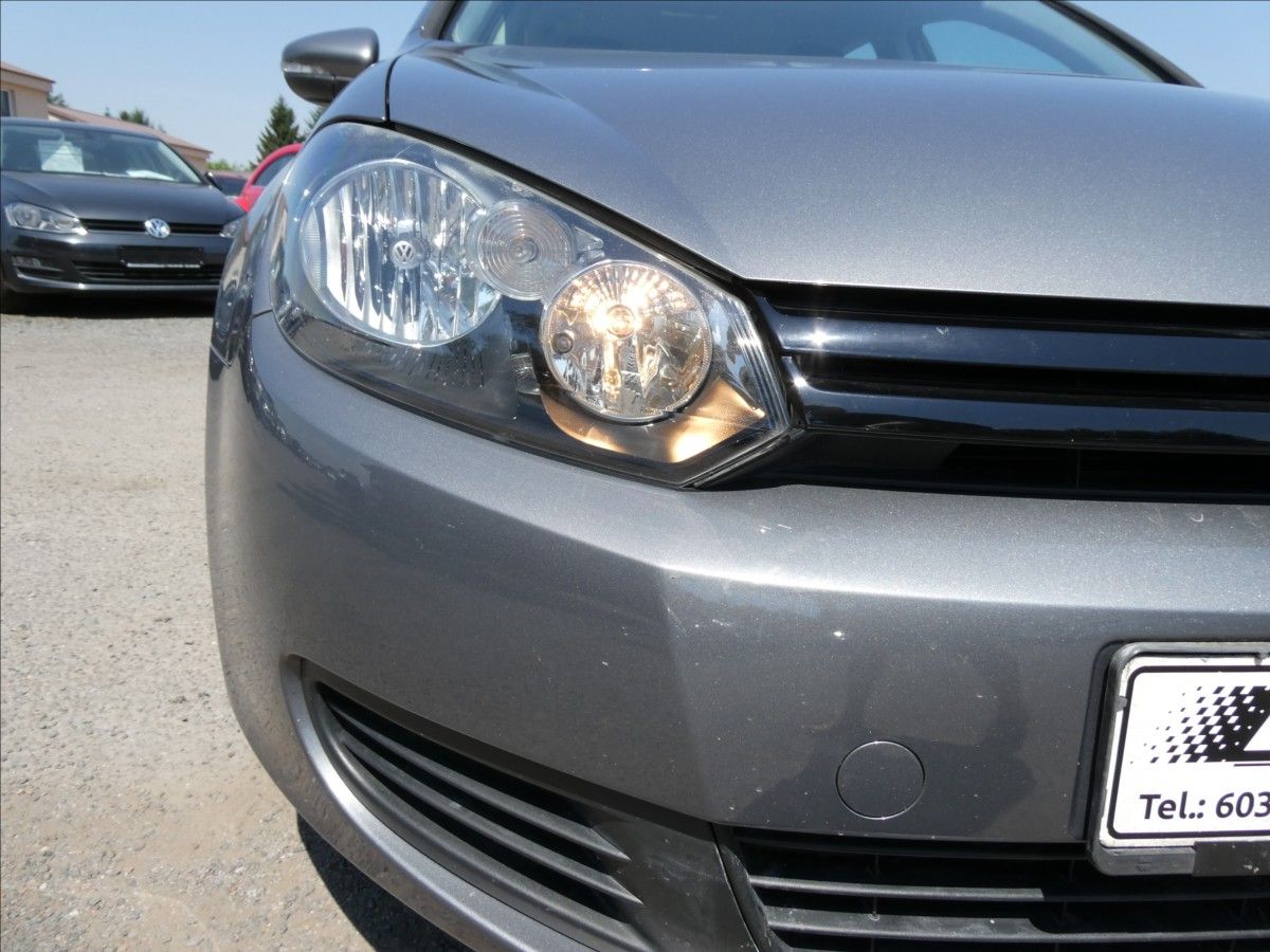 Volkswagen Golf, 1,6 MPi 75kW DSG klima - fotka 5
