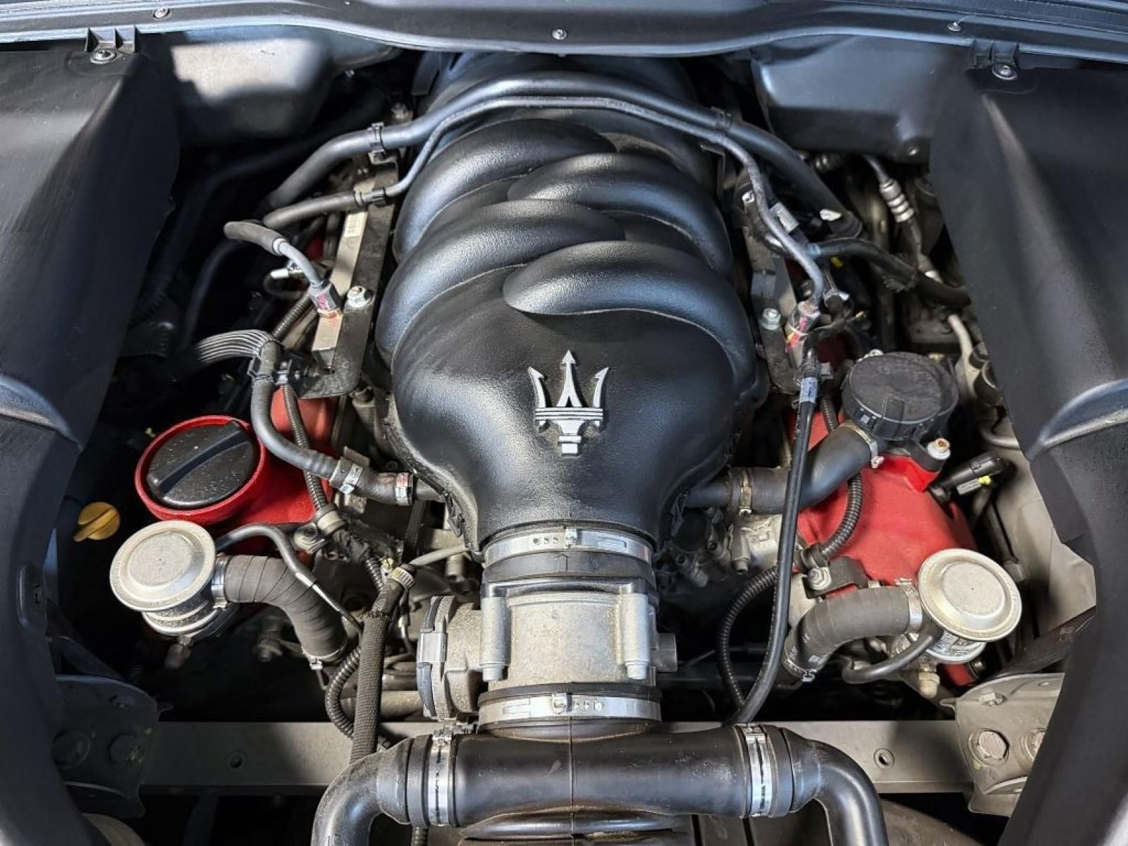 Maserati GranTurismo, 4,7 V8 S F1 440k MC paket - fotka 6