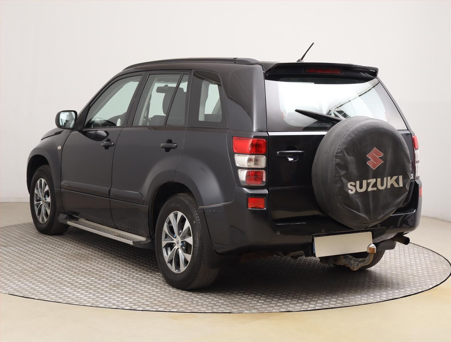 Suzuki Grand Vitara, 2.0, 4X4, Park. senzory - fotka 4