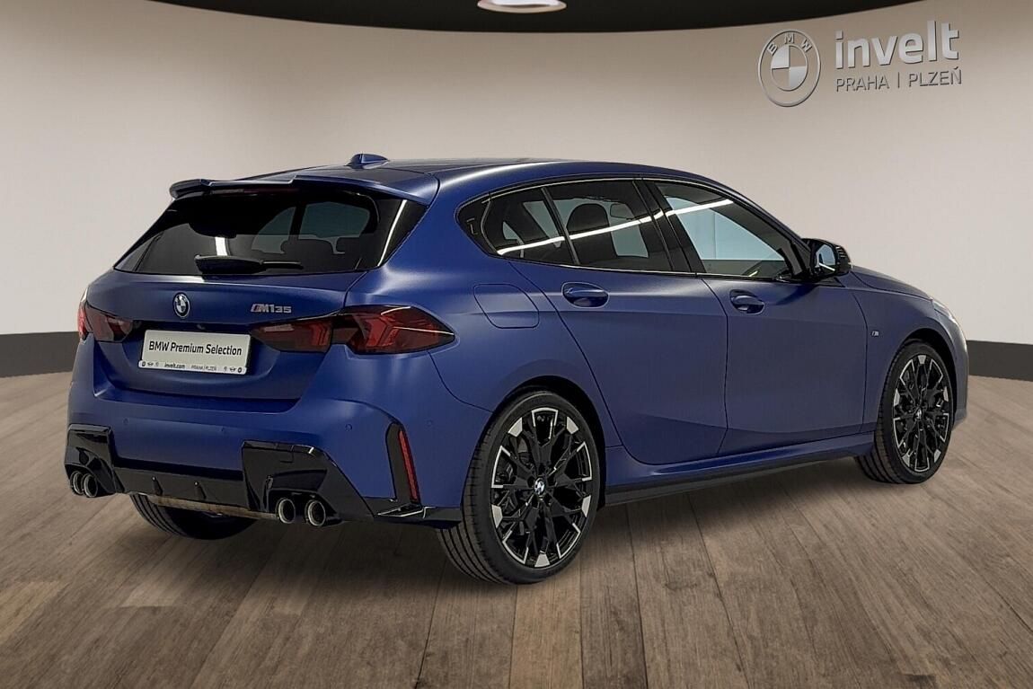 BMW Řada 1, M135 xDrive - fotka 3