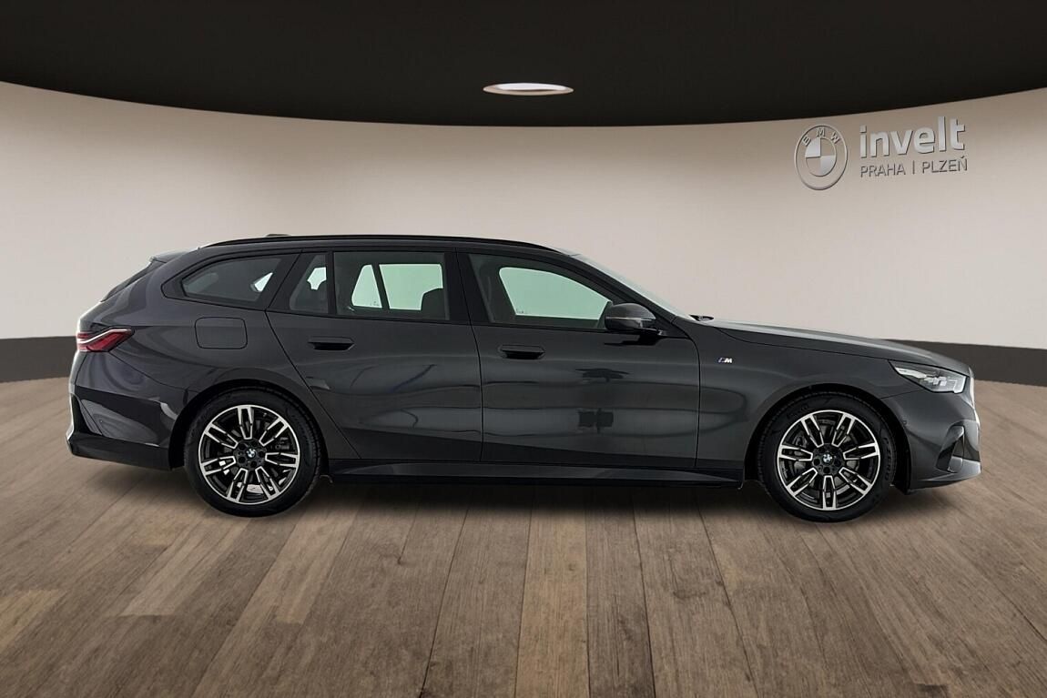 BMW Řada 5, 540d xDrive Touring - fotka 2