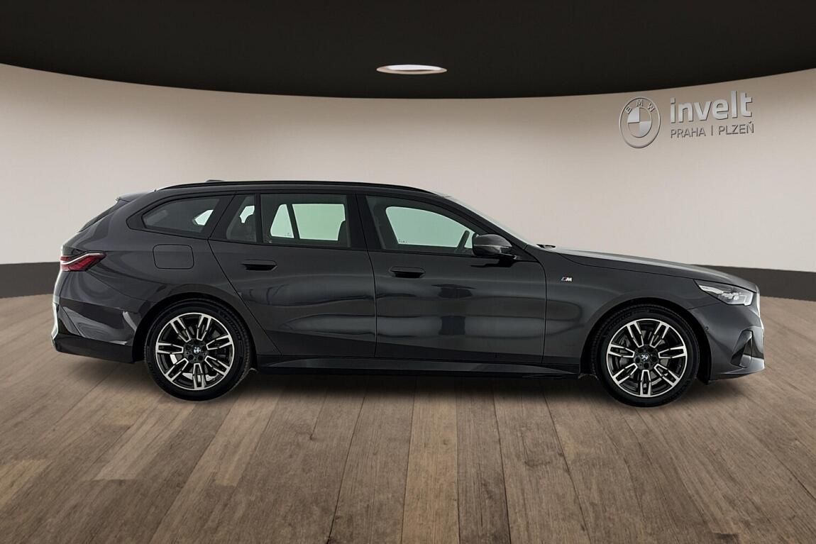 BMW Řada 5, 540d xDrive Touring - fotka 2