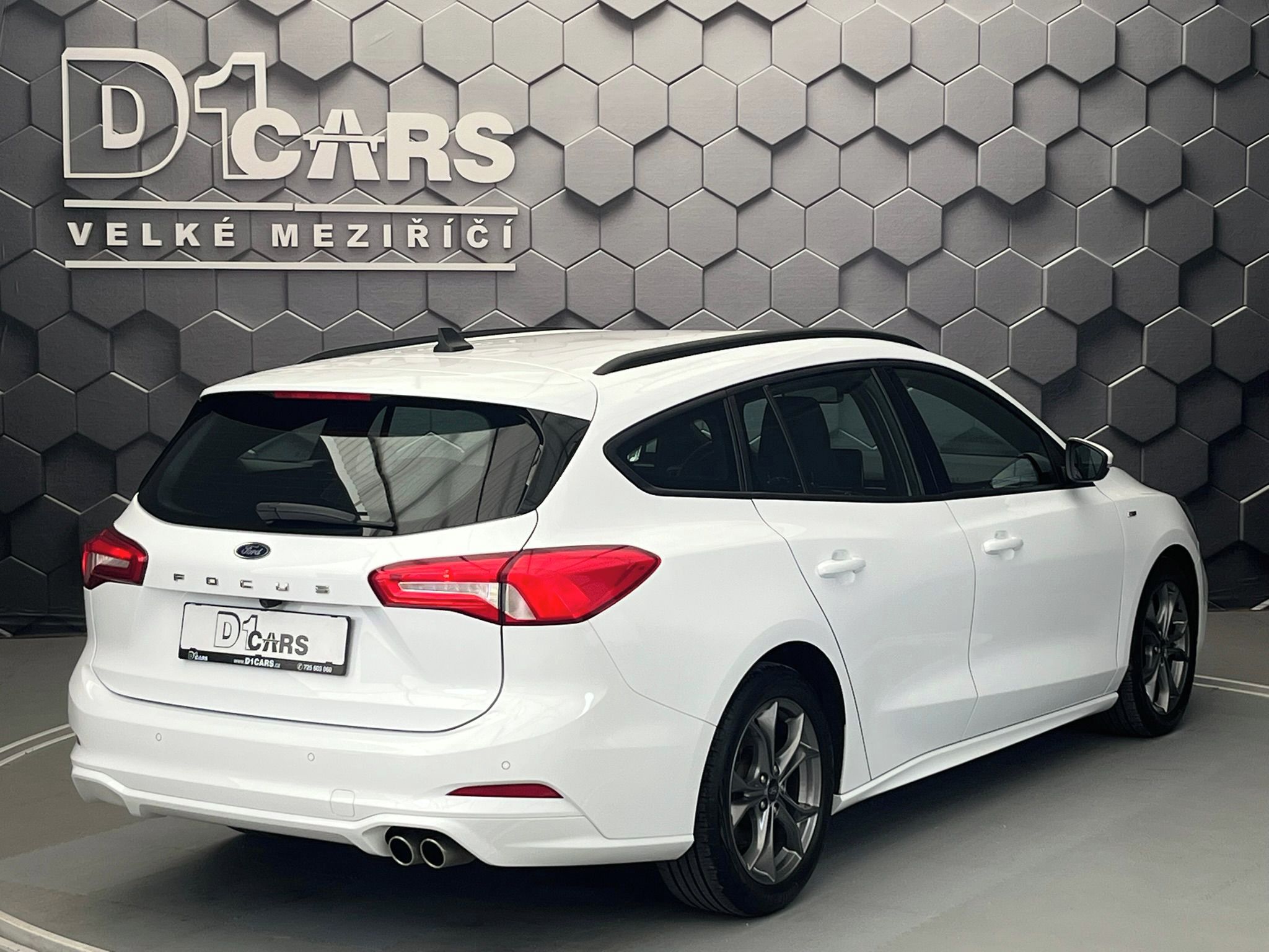 Ford Focus, 2.0 EB ST-Line  manuál - fotka 5