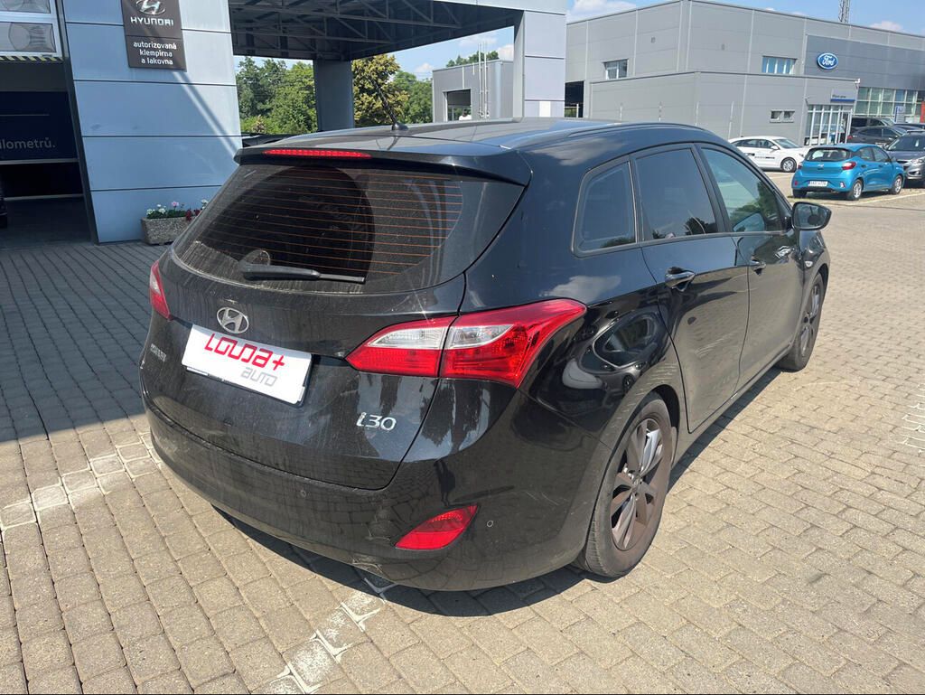 Hyundai i30, Trikolor 1.6 CRDi 81 kW - fotka 2