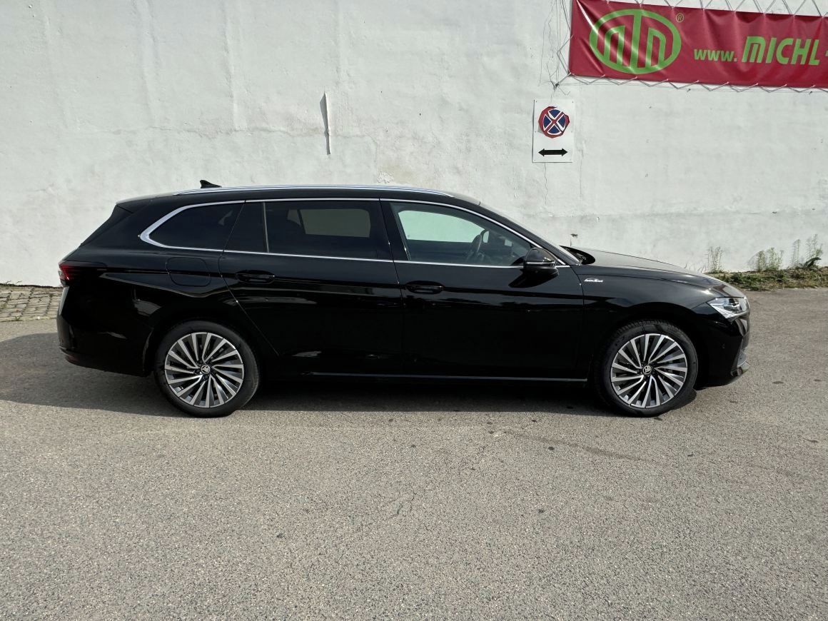 Škoda Superb, Combi L&K iV 1,5 TSI DSG - fotka 4