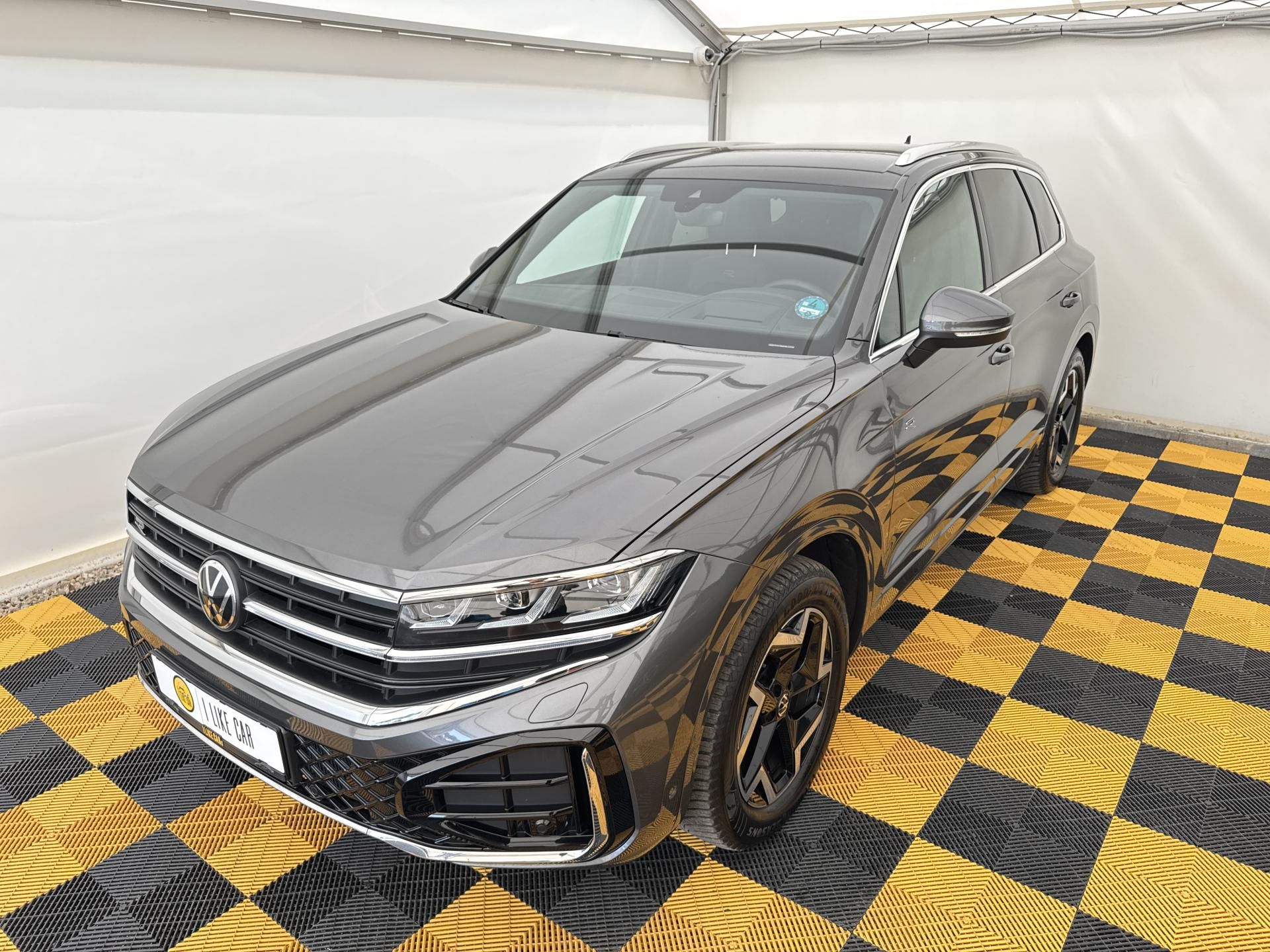 Volkswagen Touareg, 3.0Tdi*1-MAJ*DPH*R-LINE*HUD*