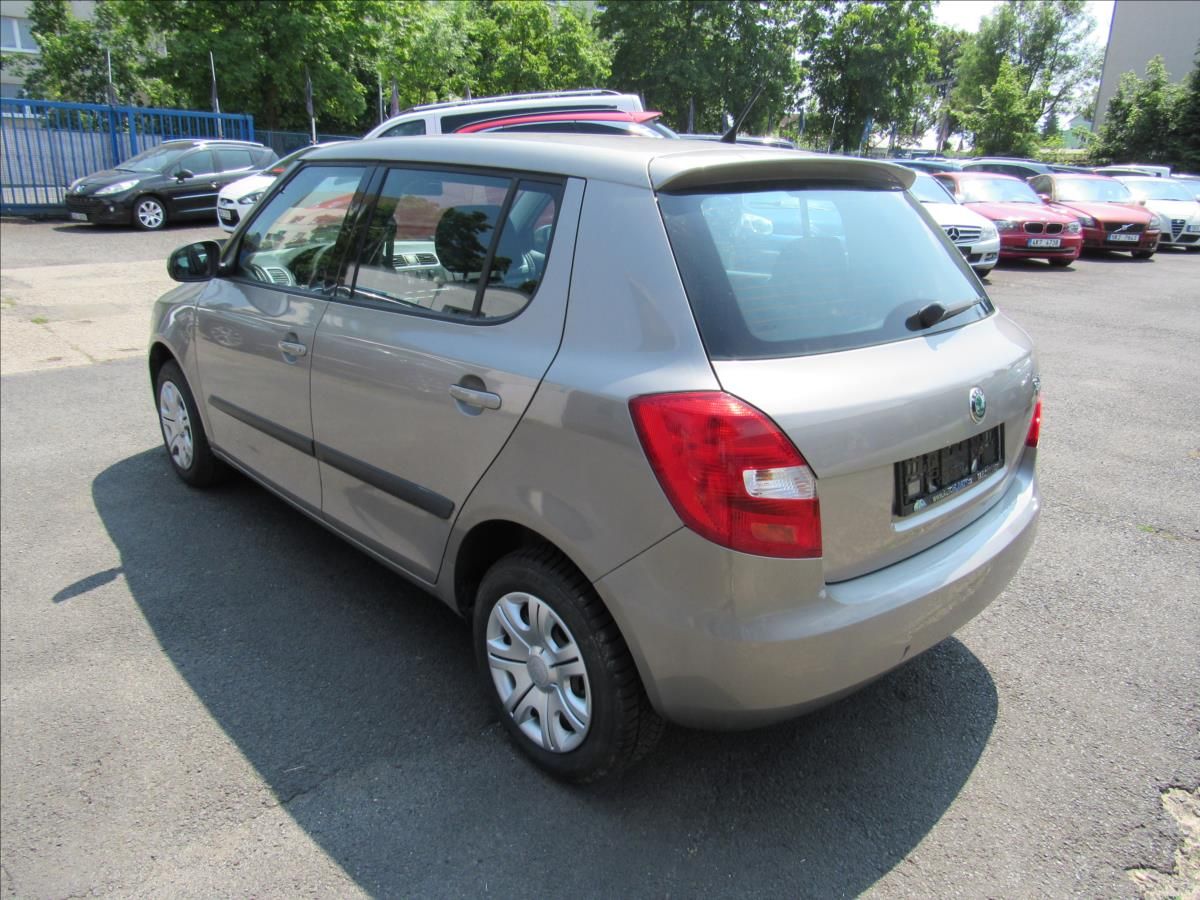 Škoda Fabia, 1,2 HTP 44KW Ambiente - fotka 4