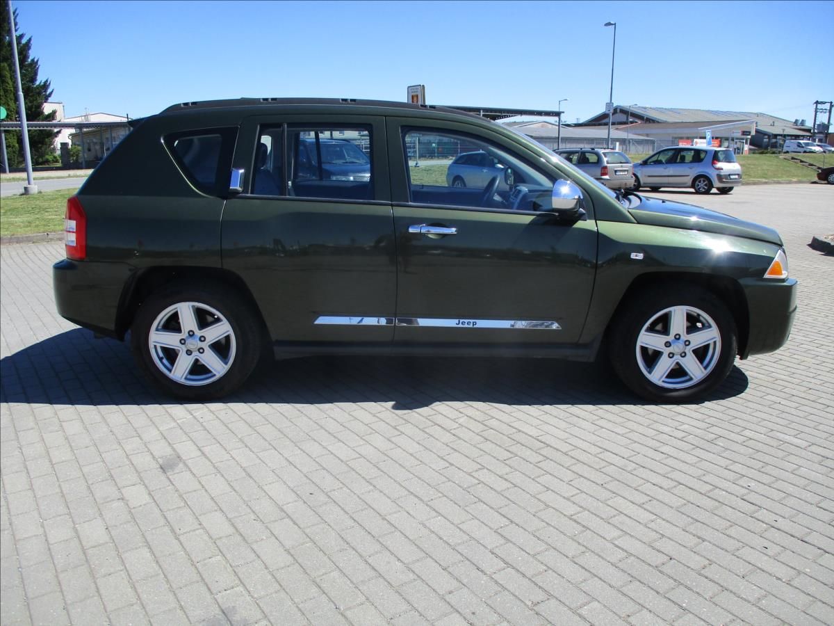 Jeep Compass, 2,0 CRD 103kw AWD Limited, bez - fotka 5