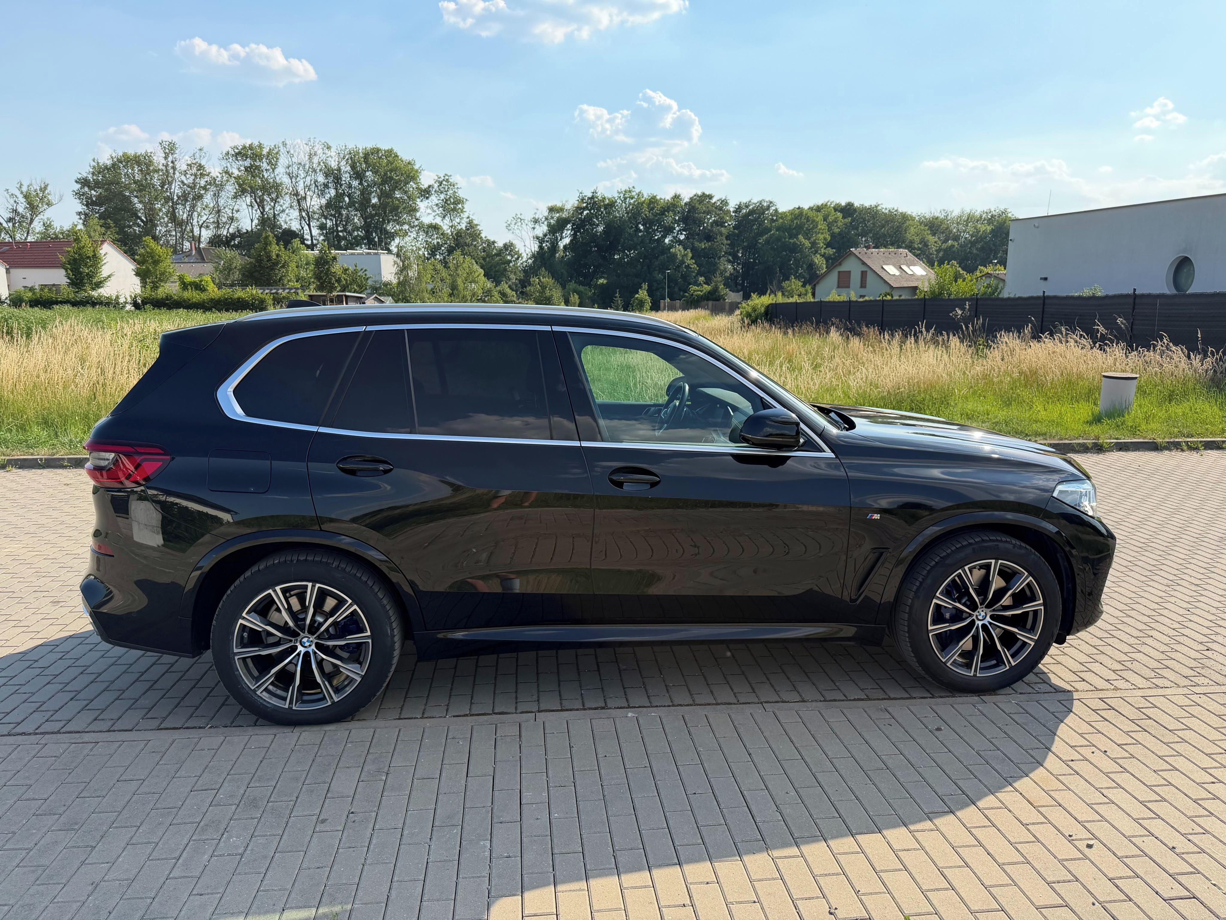 BMW X5, xDrive45e M Sport 394K - fotka 2