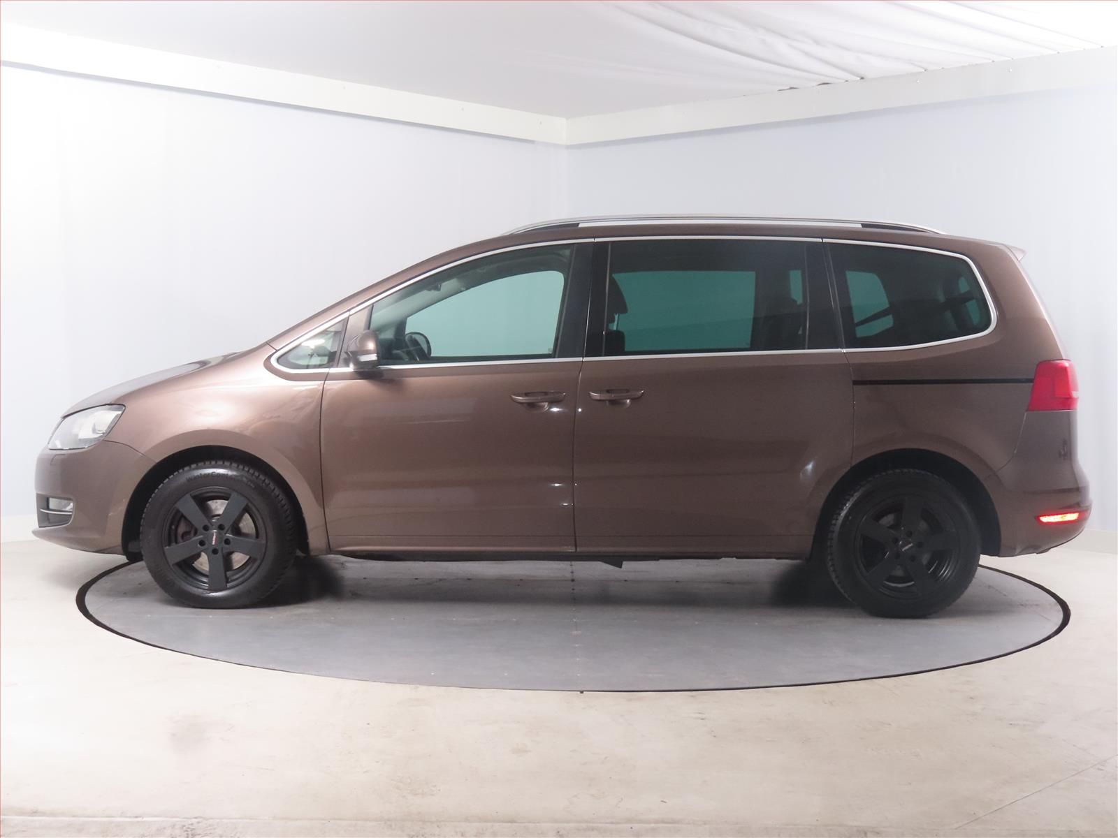 Volkswagen Sharan, 2.0 TDI, 4X4, 7 míst - fotka 3
